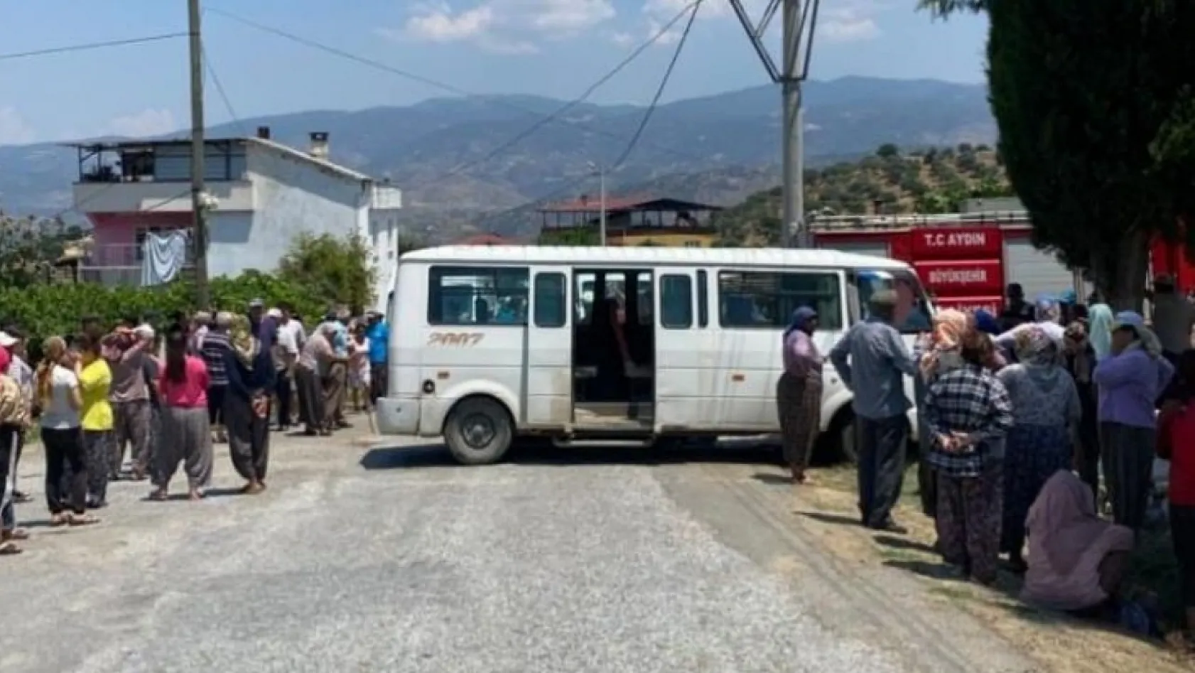 Aydın Bozdoğan'da Trafik Kazası: 3 Kişi Yaralandı