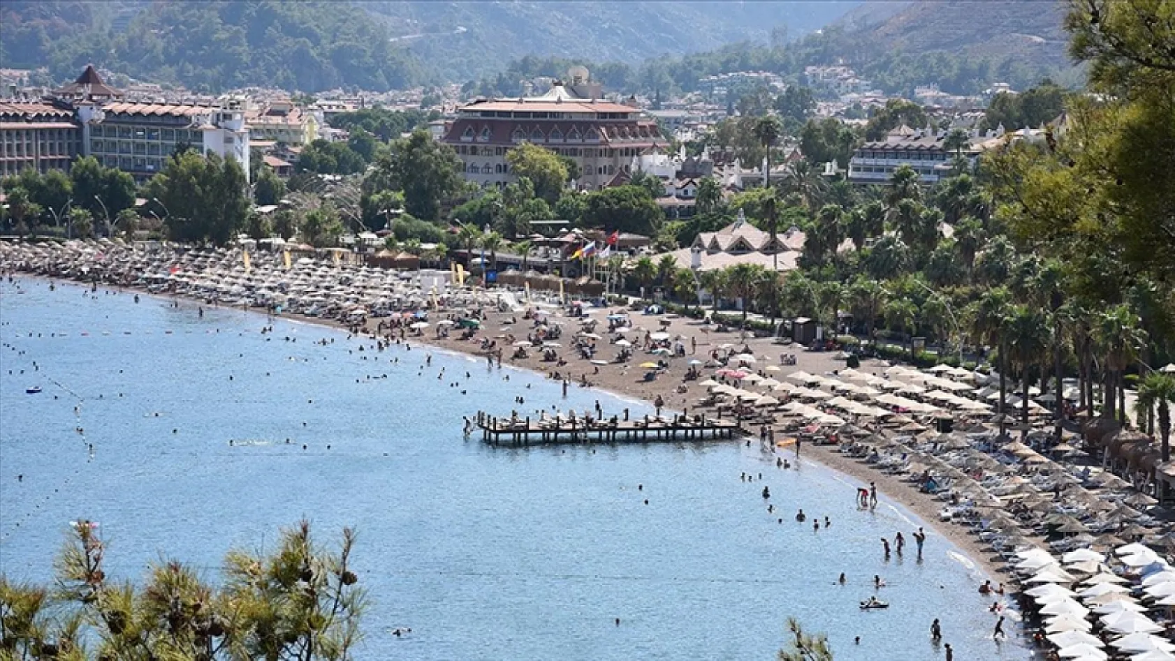 İngiliz turistler rotayı Türkiye'ye çevirdi: 15 Sterline Tatil!