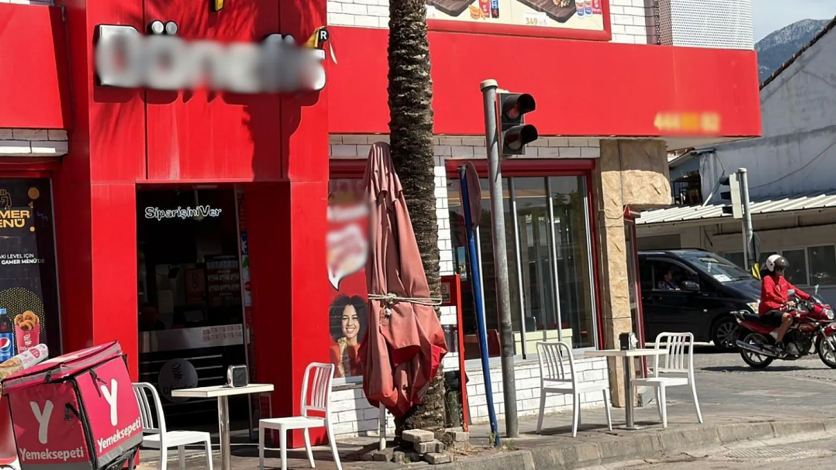 İşletmenin Kaldırıma Koyduğu Masa Sandalyeler Tepki Çekti