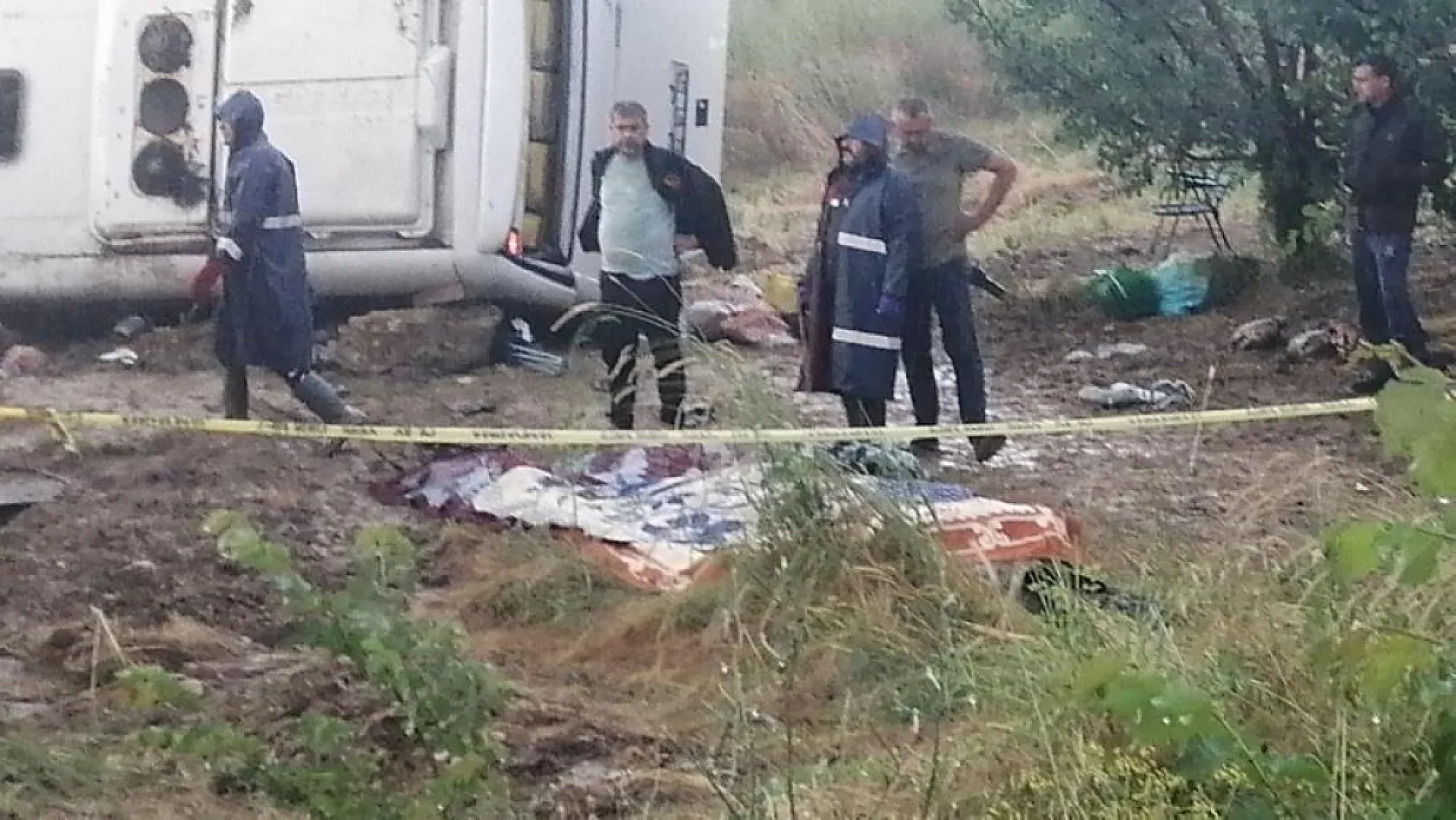 Isparta'da 5 kişinin hayatını kaybettiği feci kazada sürücü tutuklanarak cezaevine gönderildi