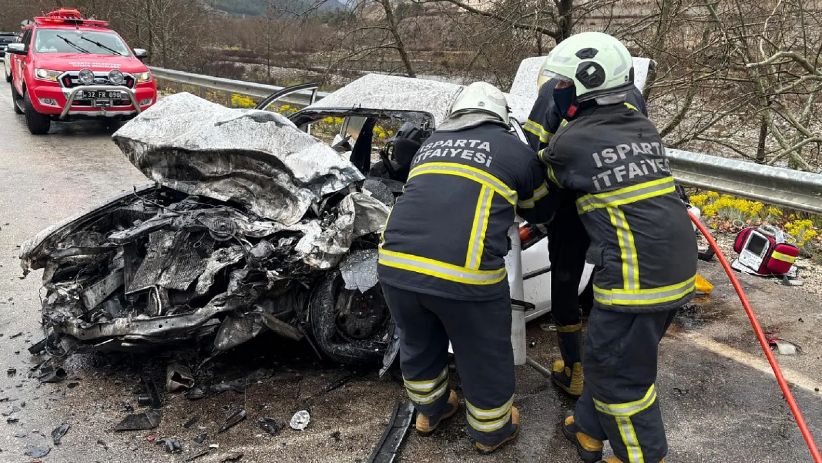 Isparta'da feci kaza nişanlı çifti hayattan kopardı