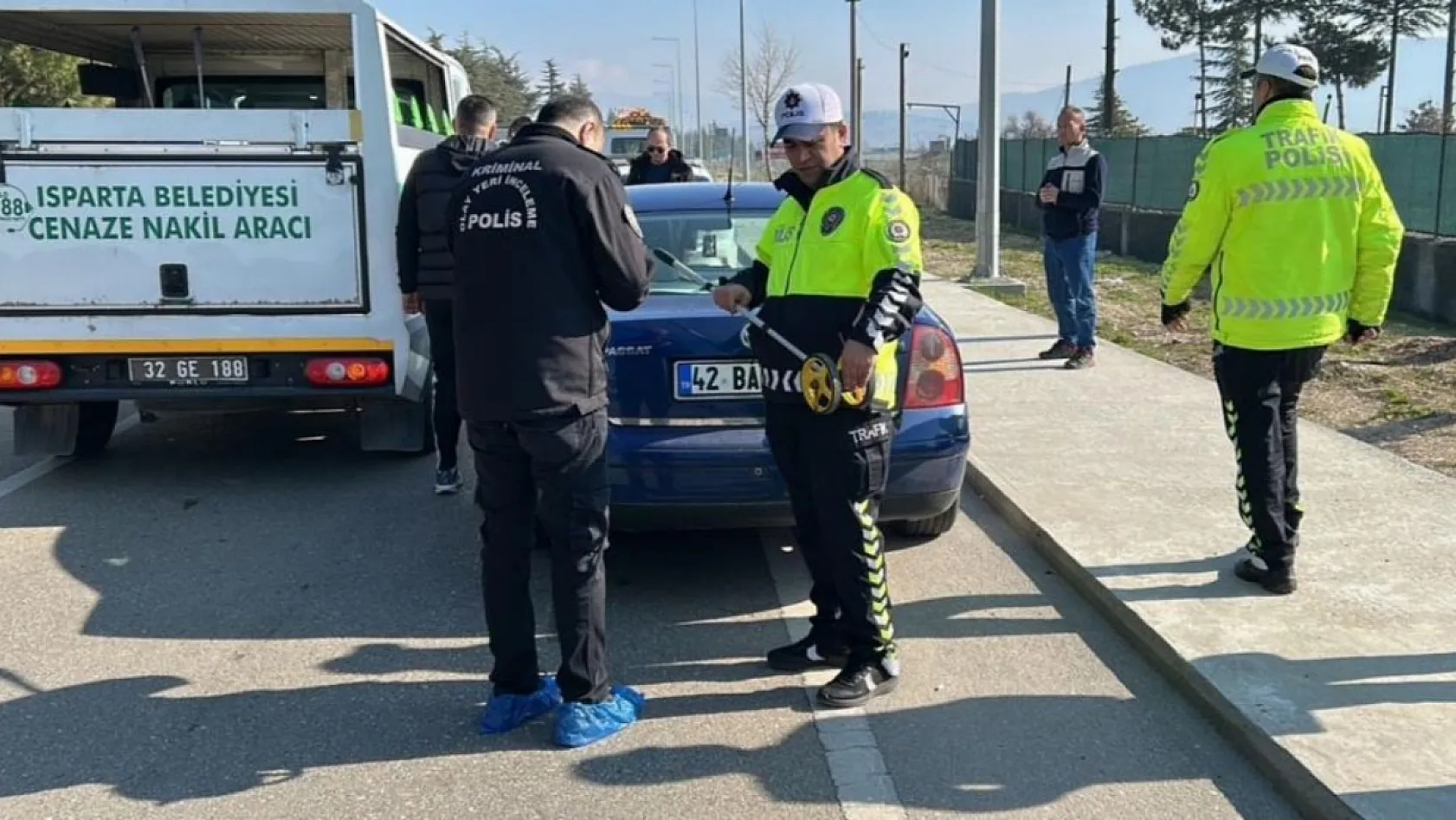Isparta'da otomobille çarpışan motosiklet sürücüsü hayatını kaybetti