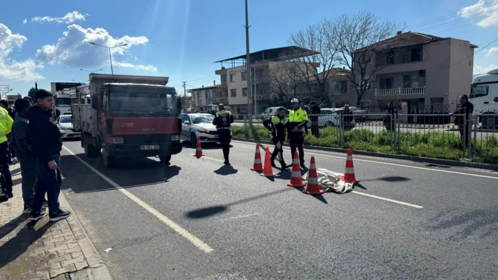 İzmir'de otomobilin çarptığı kadın hayatını kaybetti