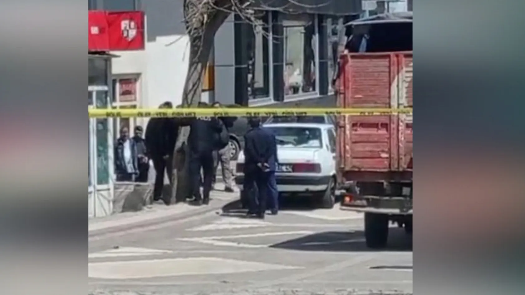 Kamyonun Altında Kalan 4 Yaşındaki Çocuk Hayatını Kaybetti