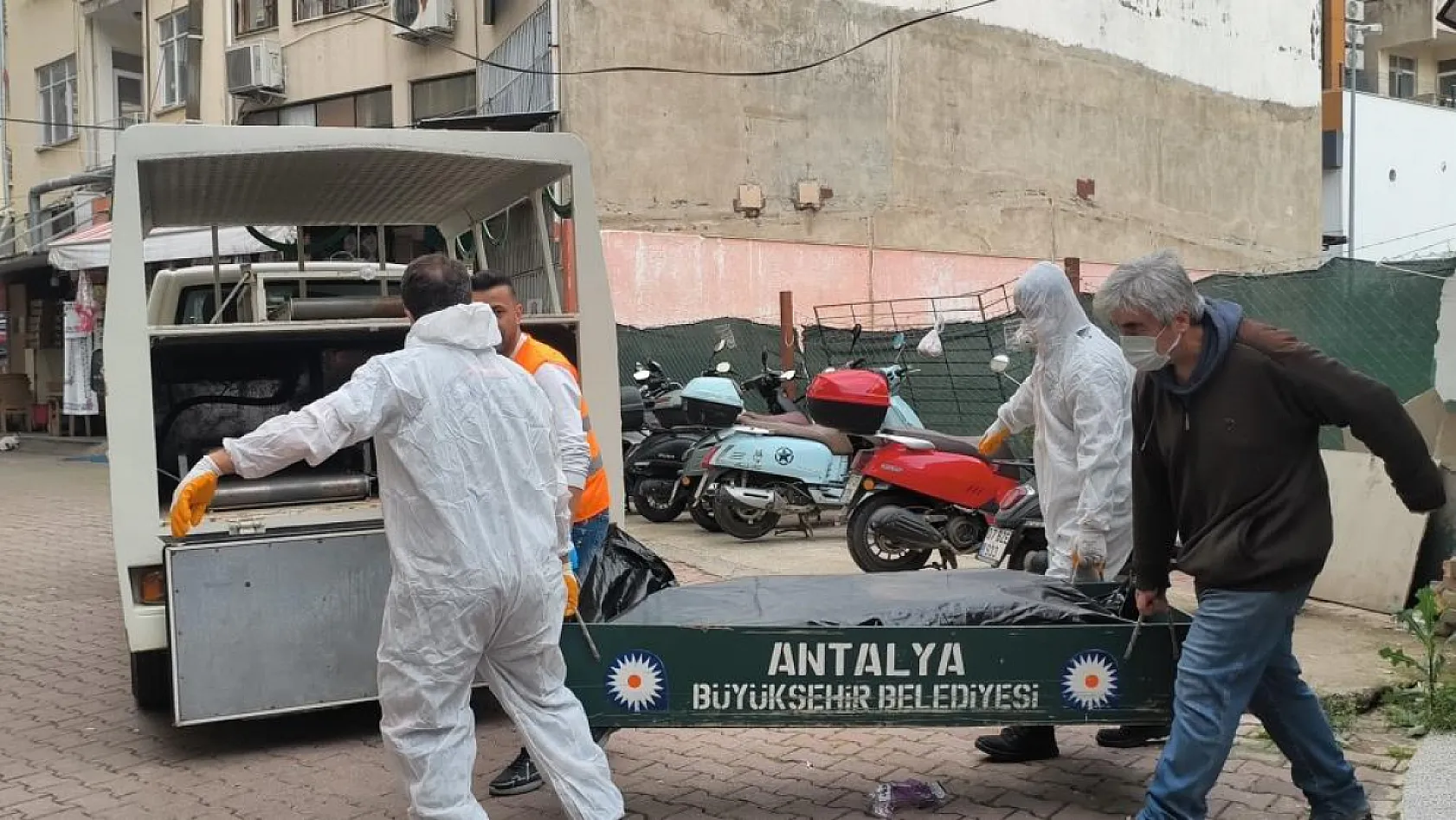 Antalya'da Pansiyonda Kalan Kişi Ölü Bulundu