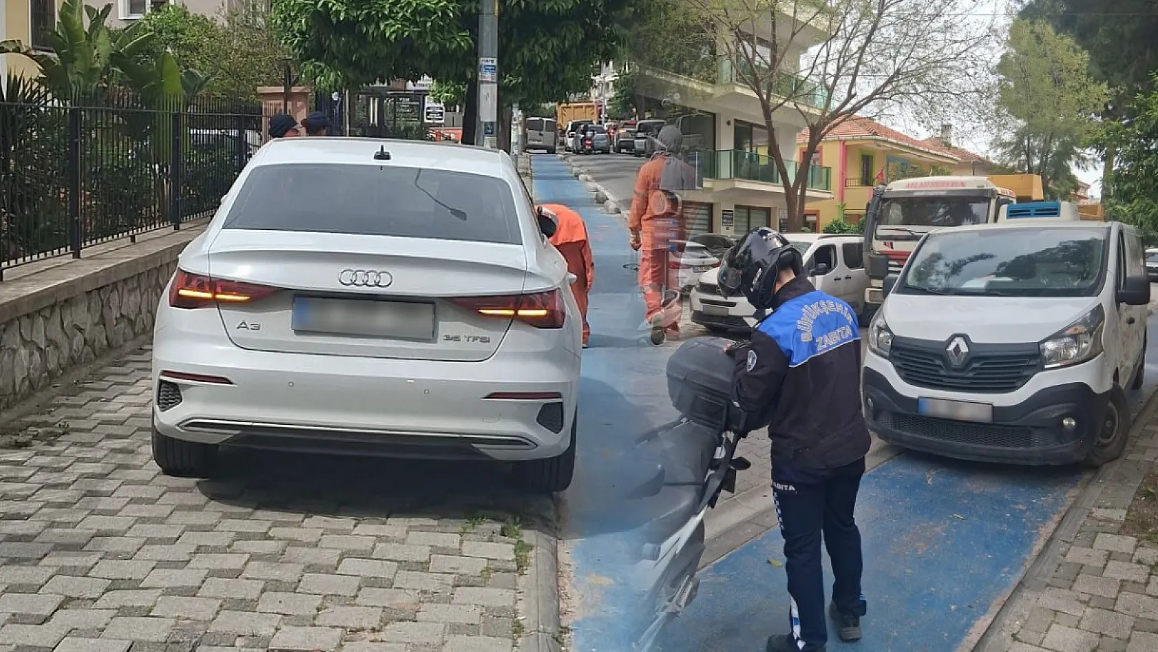 Muğla'da Kaldırıma Park Eden Araçlara İdari Yaptırım