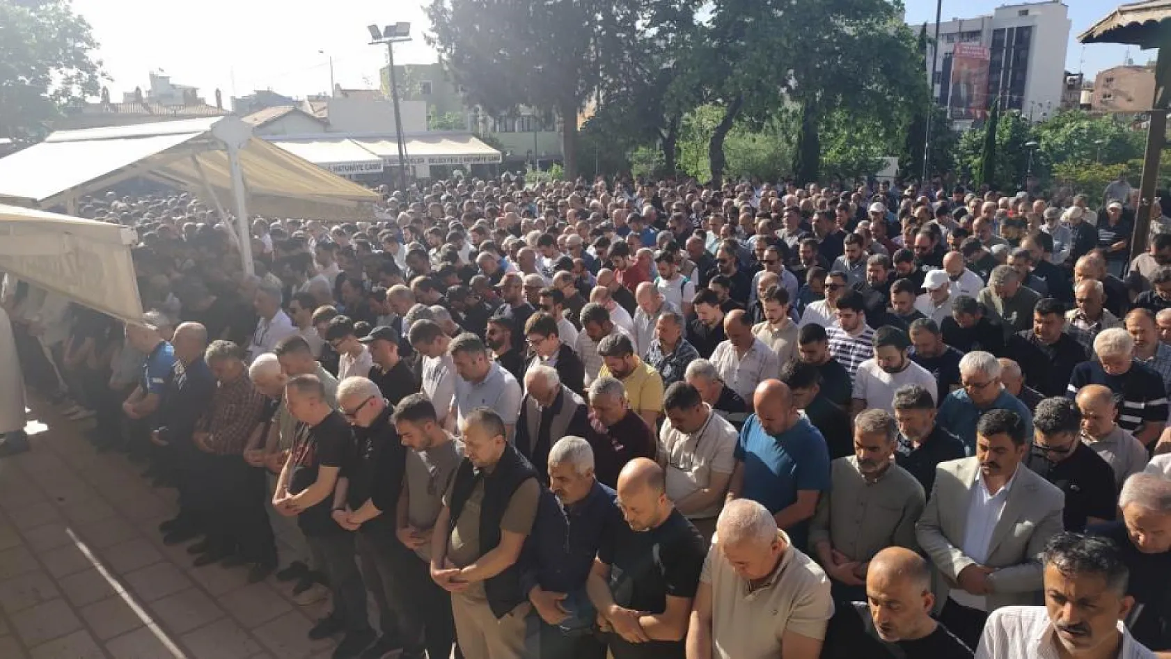 Kalp masajı yaptığı arkadaşının ardından o da öldü
