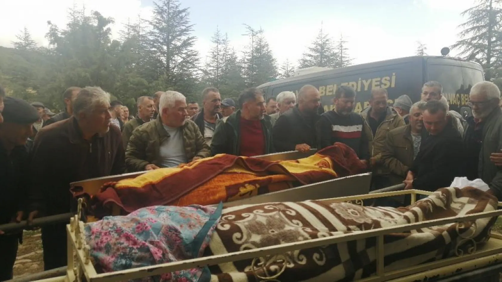 Kansere çare ararken trafik kazasında eşiyle birlikte hayatını kaybetti