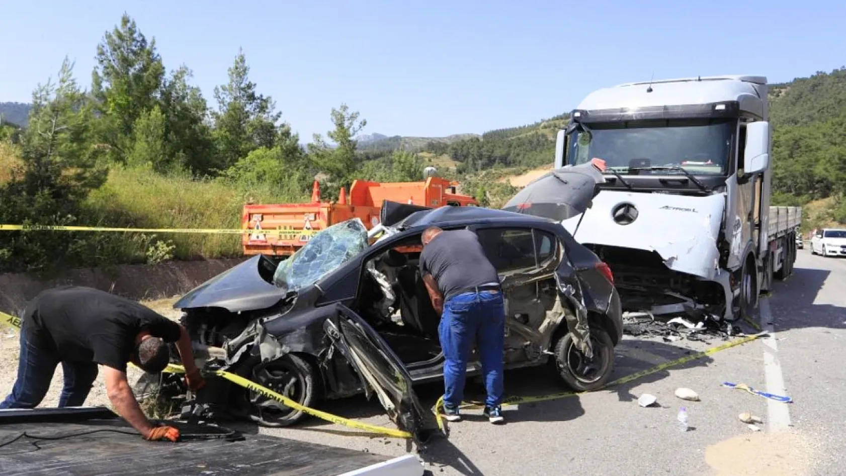 Kansere çare ararken trafik kazasında eşiyle birlikte hayatını kaybetti