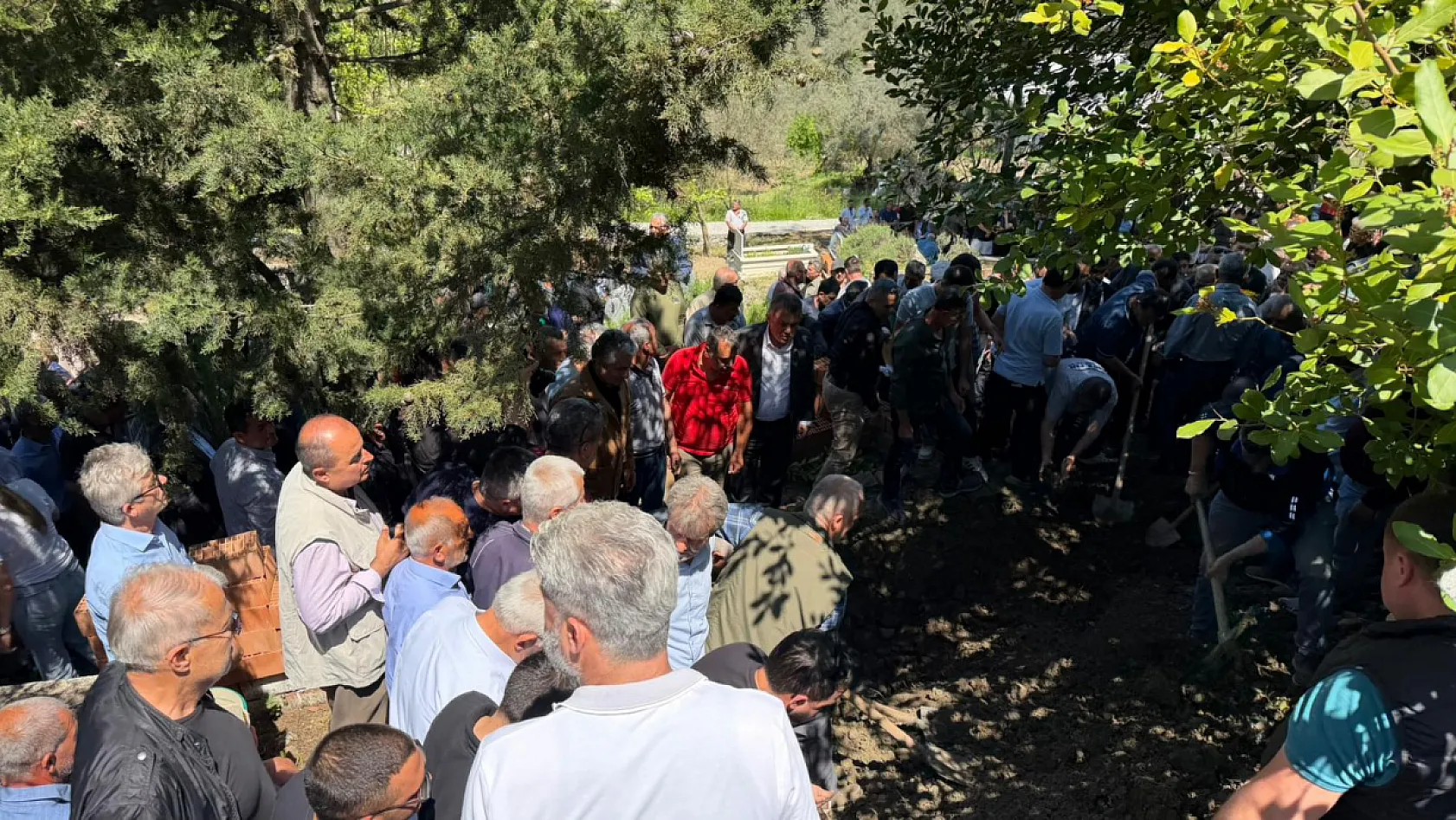 Karaca Ailesinin Acı Günü Ali Şentürk Son Yolculuğuna Uğurlandı