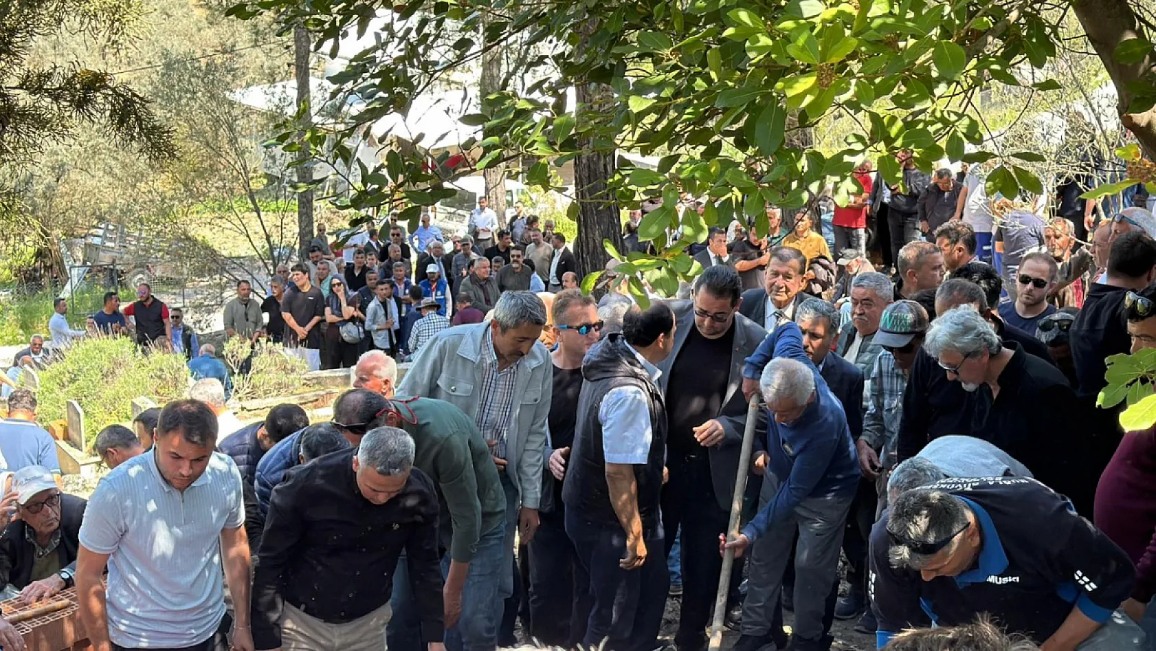 Karaca Ailesinin Acı Günü Ali Şentürk Son Yolculuğuna Uğurlandı