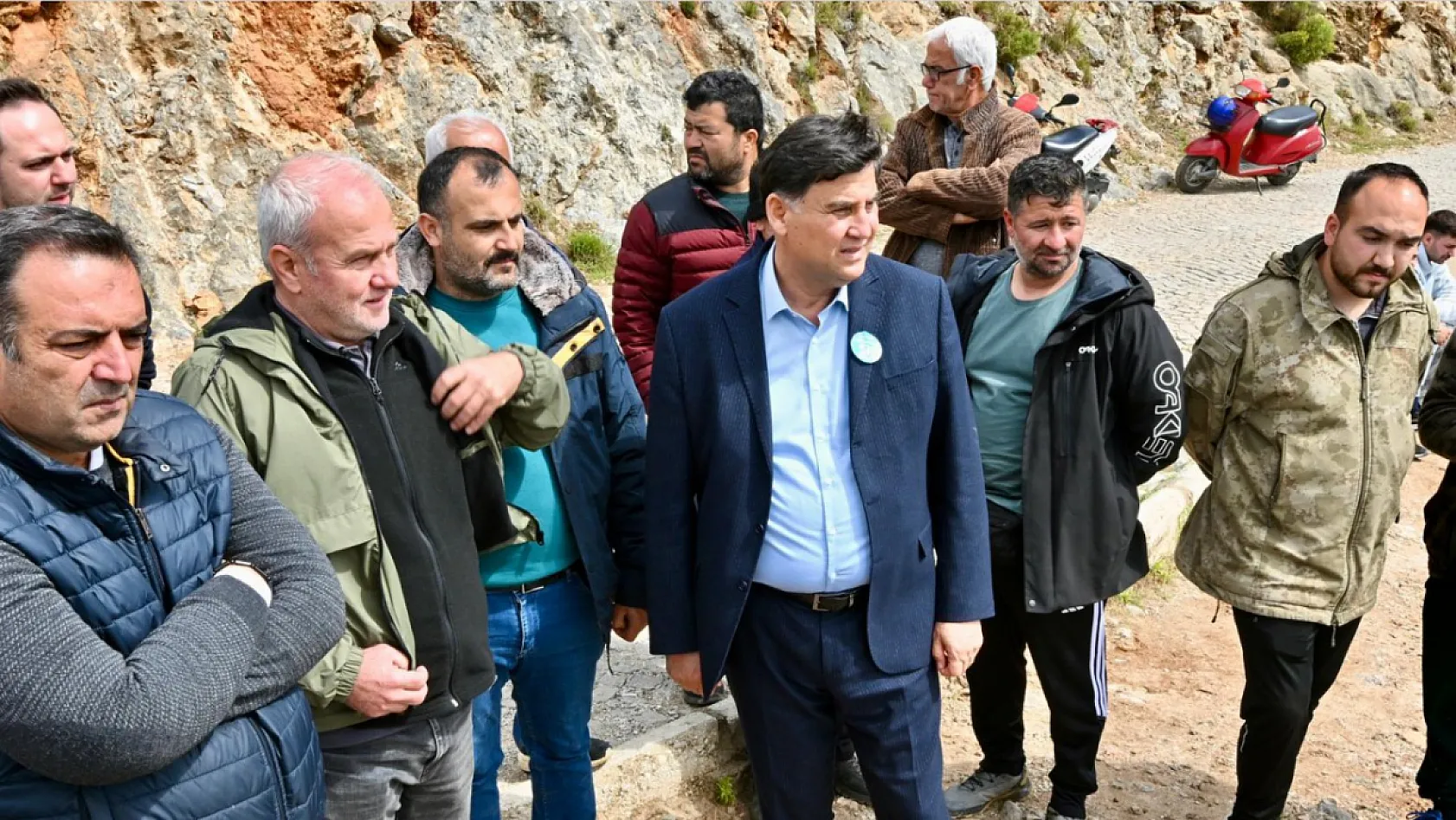 Karaca, tekne kazası sonrası bölgede incelemelerde bulundu