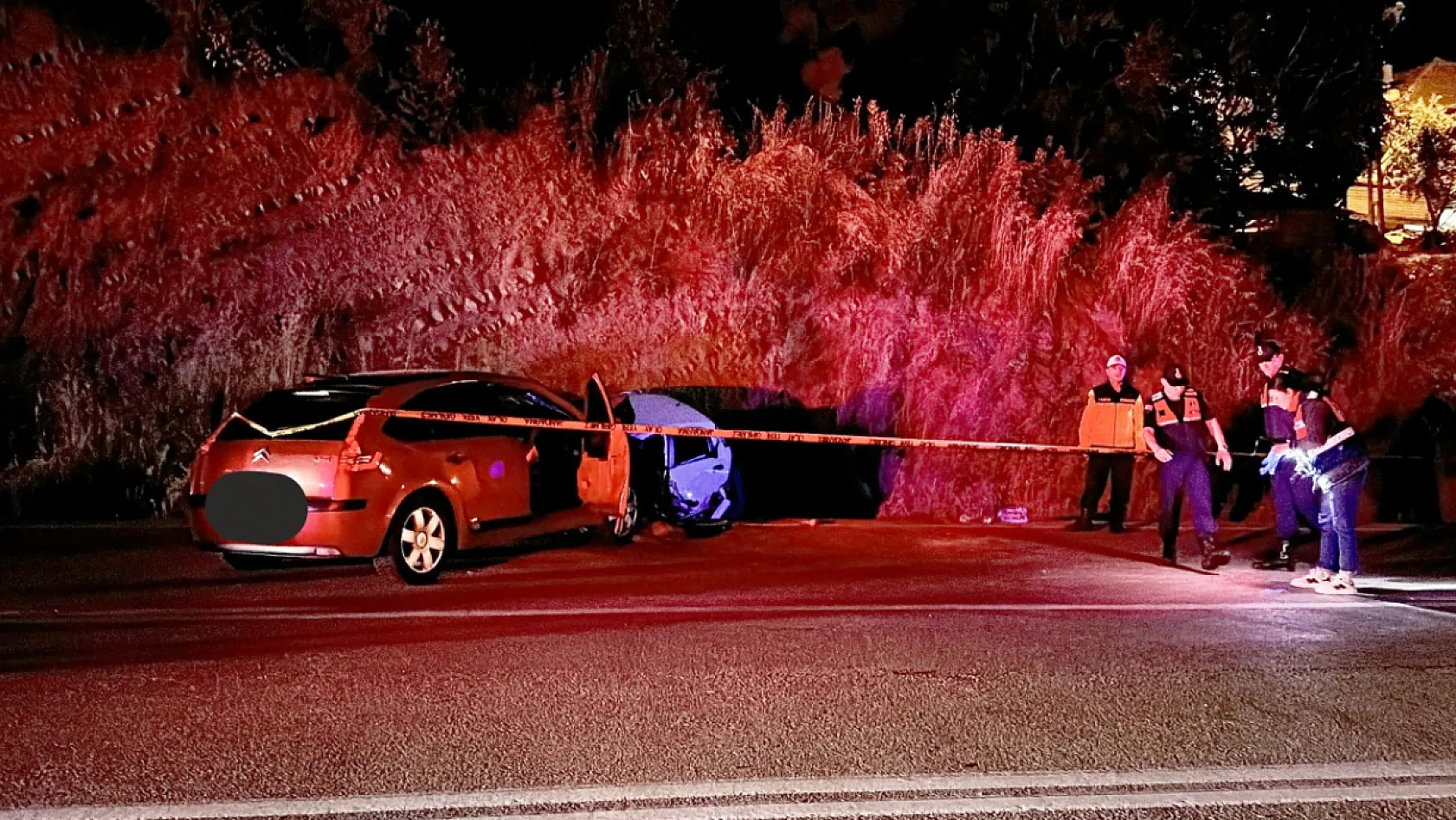 Isparta-Antalya Karayolu'nda Zincirleme Kaza: 4 Ölü, 11 Yaralı