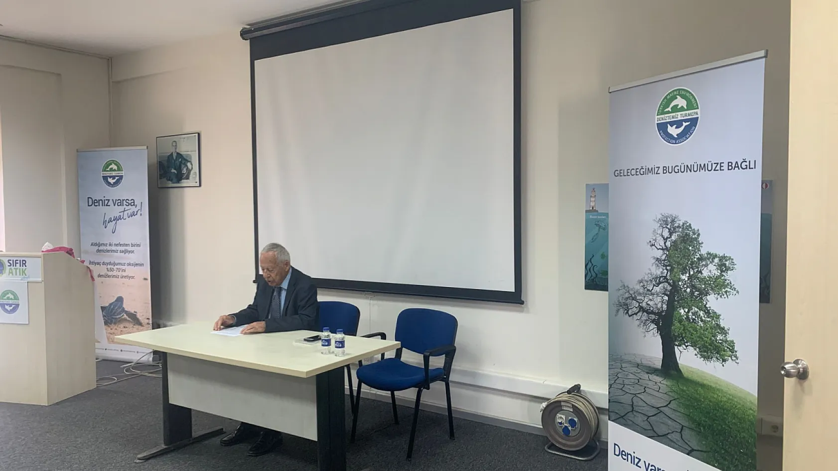 Fethiye Kardelen Sanat Derneği'nden 'Cumhuriyet, Kültür ve Atatürk' söyleşisi