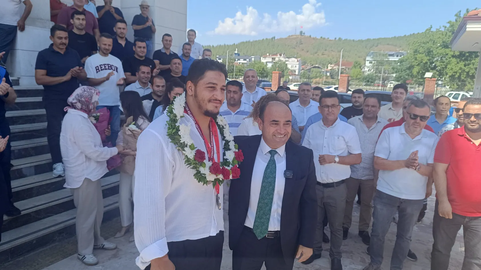 Kırkpınar kahramanlarına Seydikemer'de coşkulu karşılama