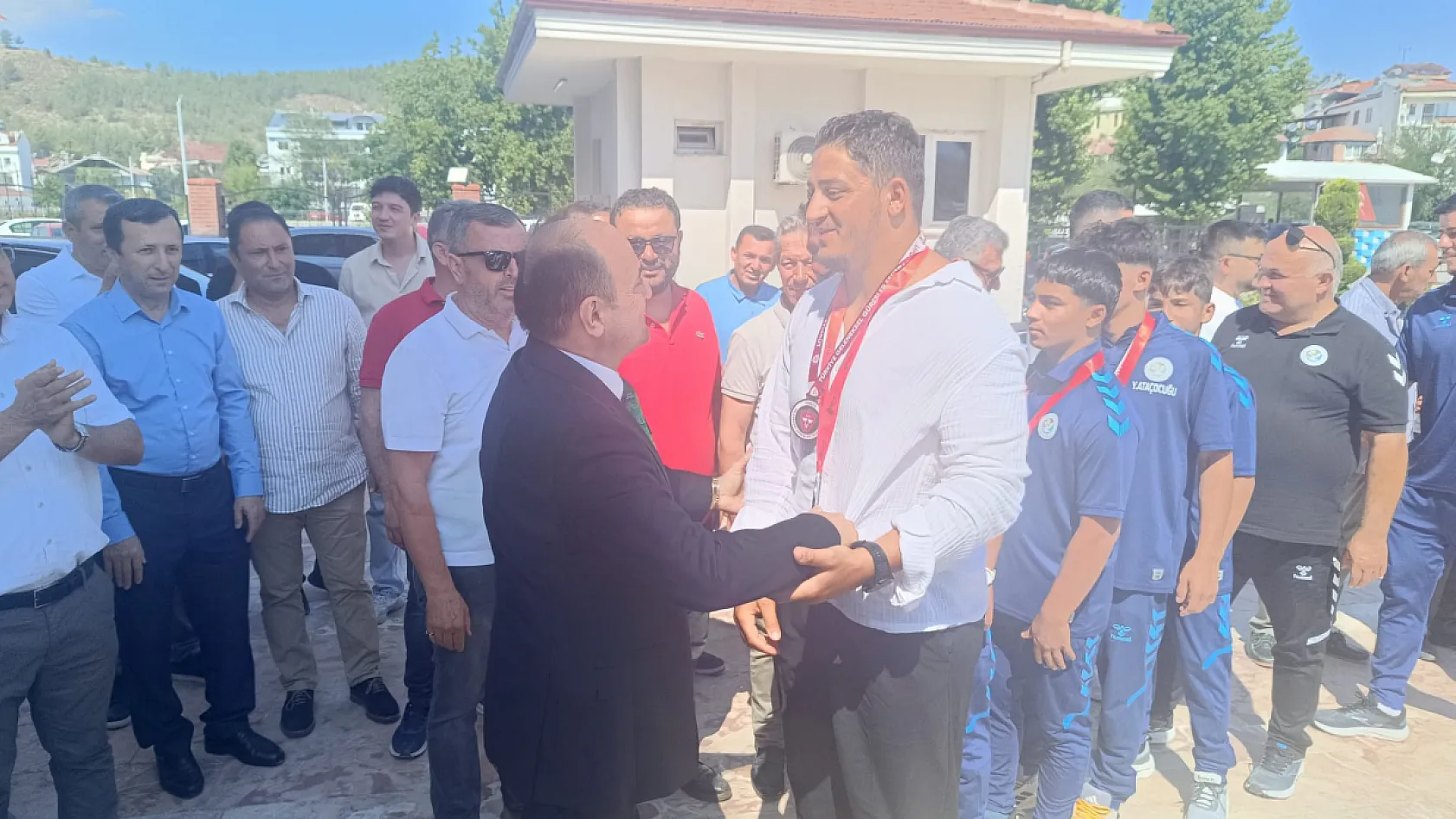 Kırkpınar kahramanlarına Seydikemer'de coşkulu karşılama