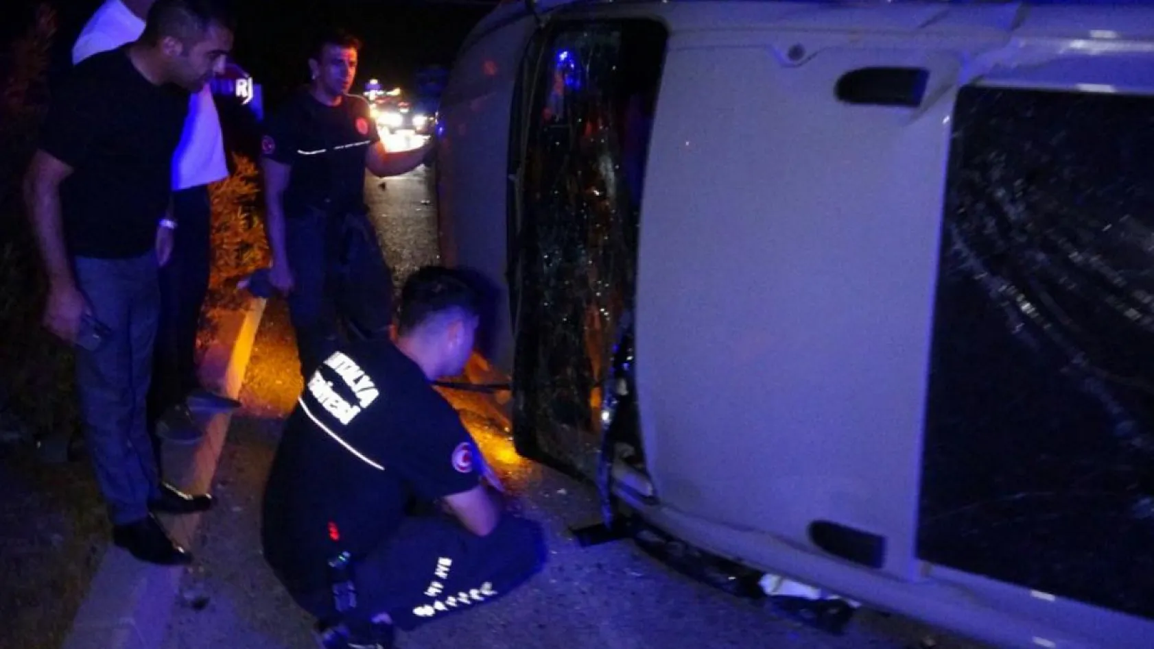 Kırmızı ışık ihlali kazaya neden oldu: 2'si turist 3 yaralı