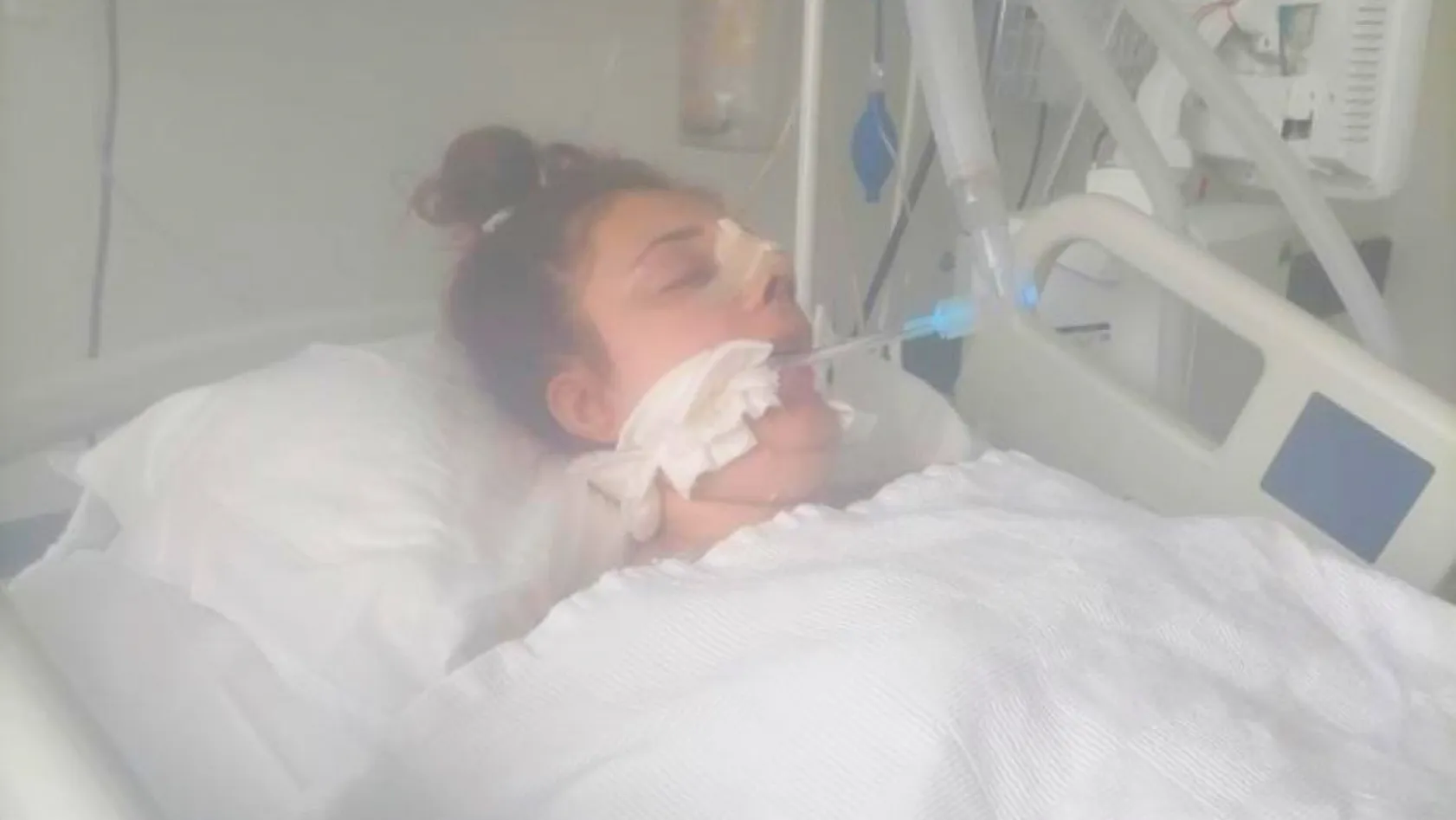 Kızını ameliyat masasında kaybeden babanın tabuttaki evladına son bakışı