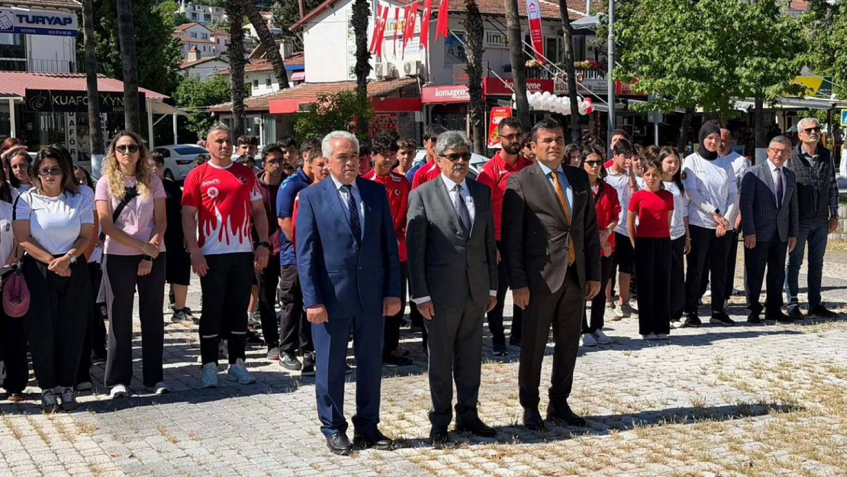 Fethiye'de 15-21 Mayıs Gençlik Haftası Çelenk Töreniyle Başladı