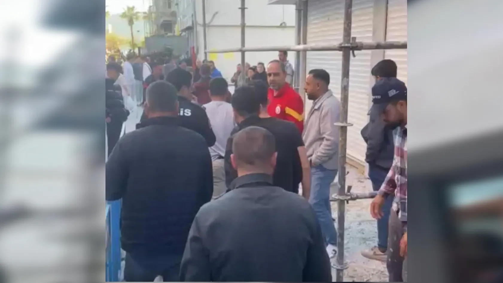 Marmaris'te korkutan iş kazası! İskeleden düşen işçi hastanelik oldu