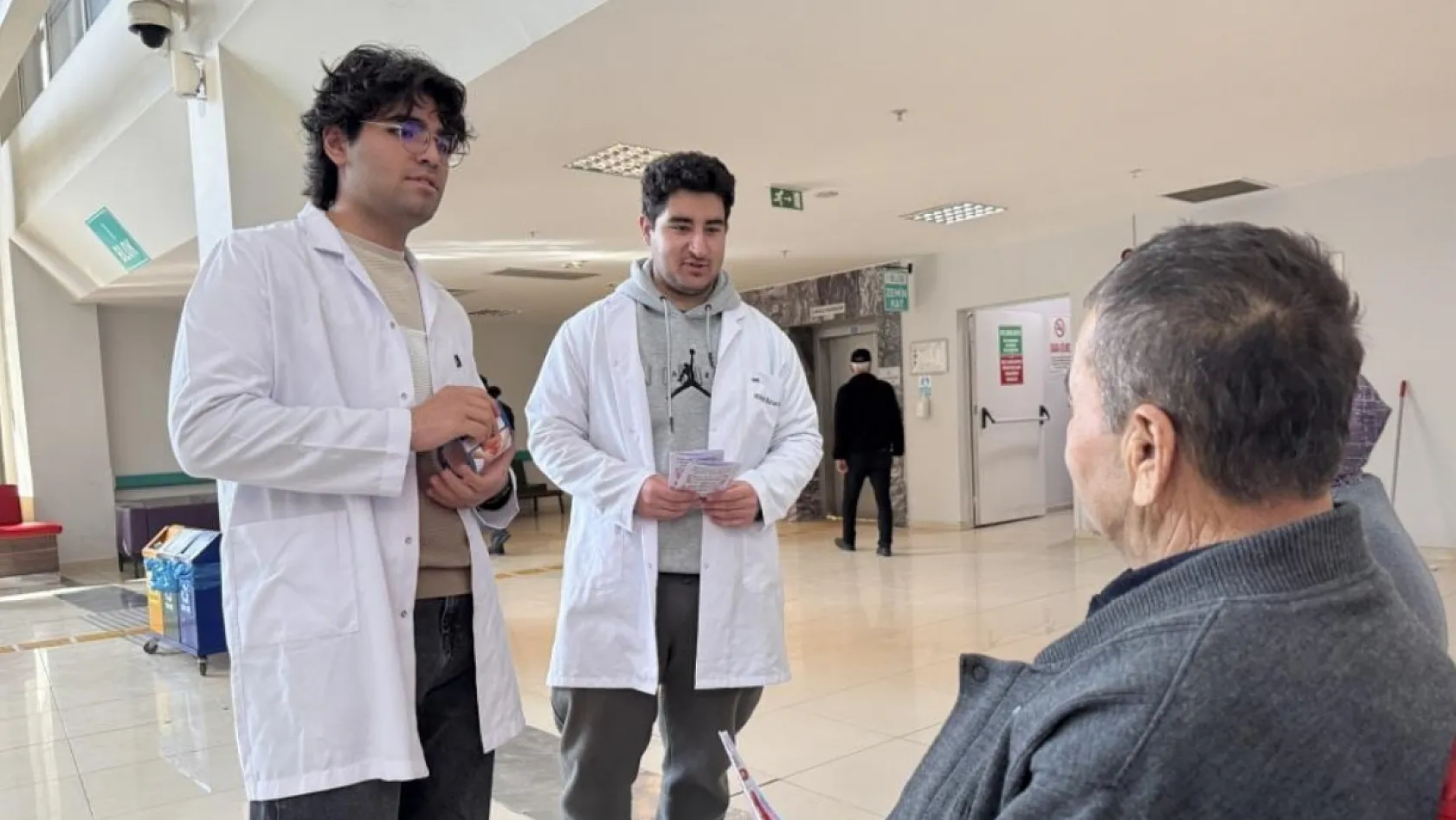 Kolon kanseriyle mücadelede erken teşhis hayat kurtarıyor