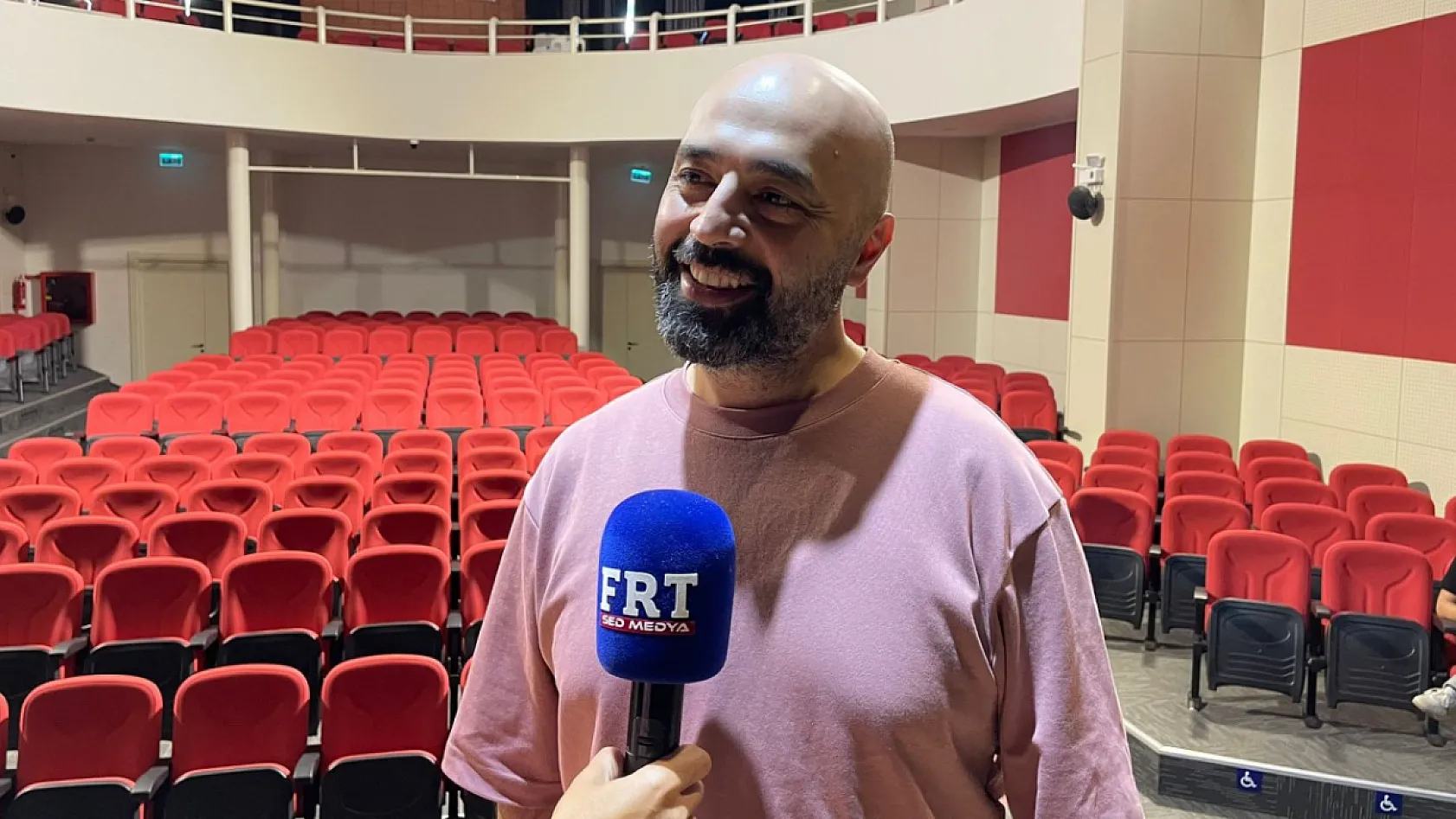 Komedyen Tahsin Hasoğlu, 'Fethiye, yalan dünyanın cenneti'