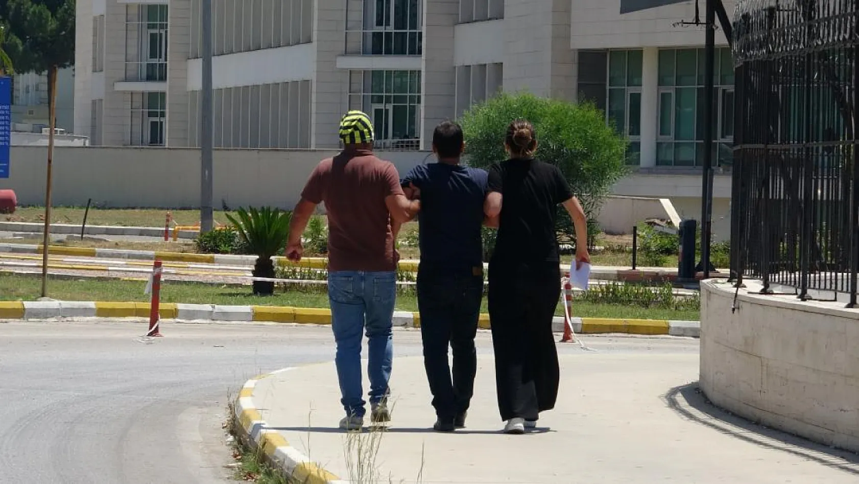 Kontrolden çıkan motosiklet bariyerlere çarptı, 20 yaşındaki sürücü hayatını kaybetti