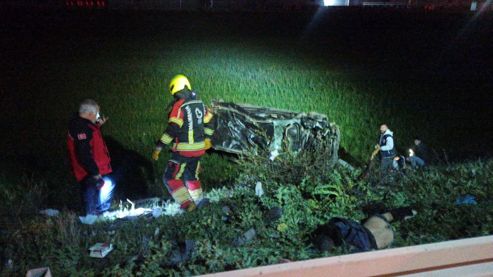 Kontrolden çıkan otomobil şarampole uçtu: 1 ölü, 5 yaralı