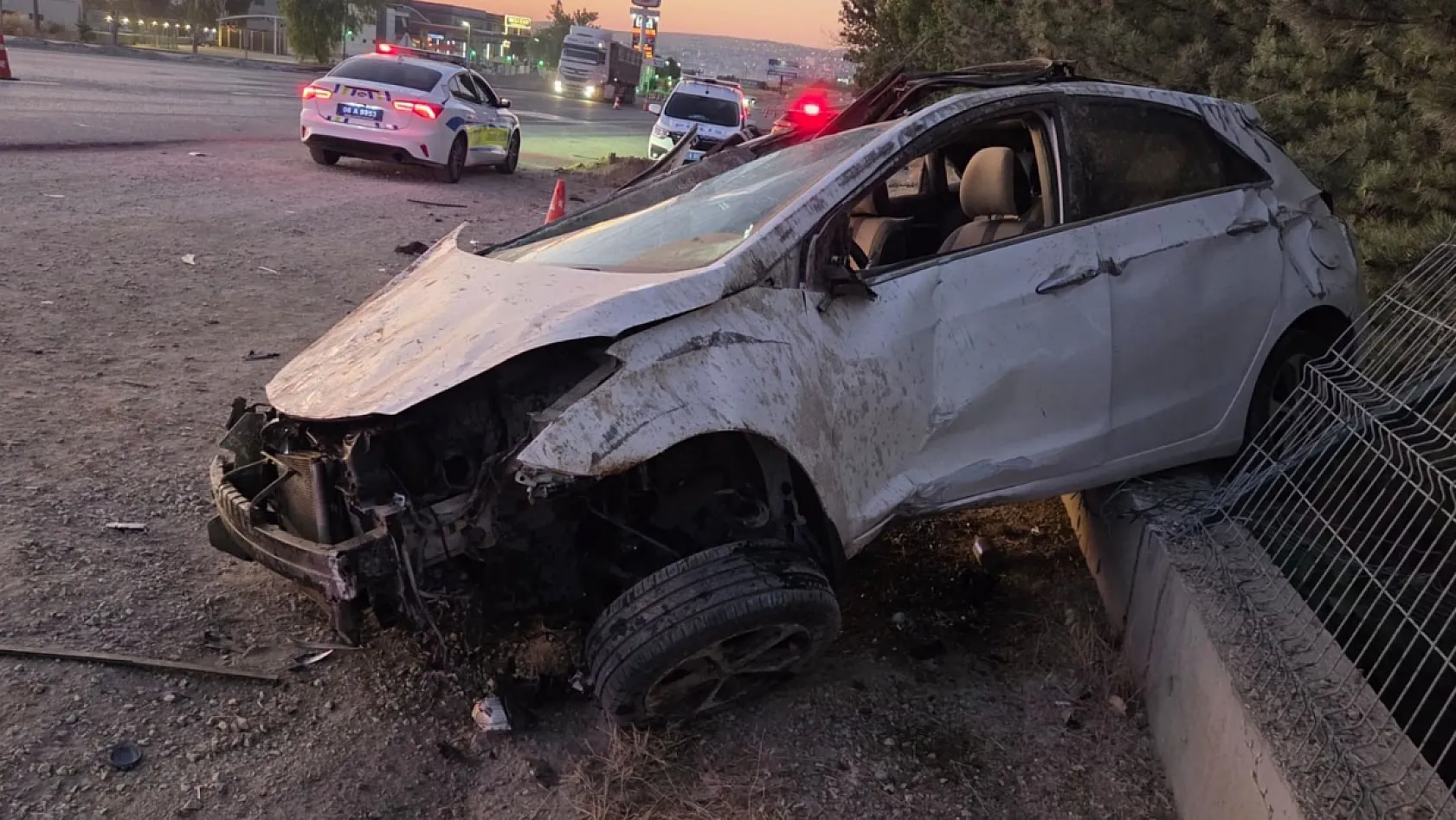Kontrolünü kaybeden otomobil yoldan çıktı: 1 ölü, 1 yaralı