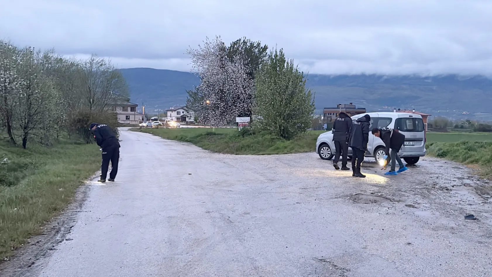 Konuşmaya çağrılan gençlere silahlı saldırı: 1'i ağır 2 yaralı