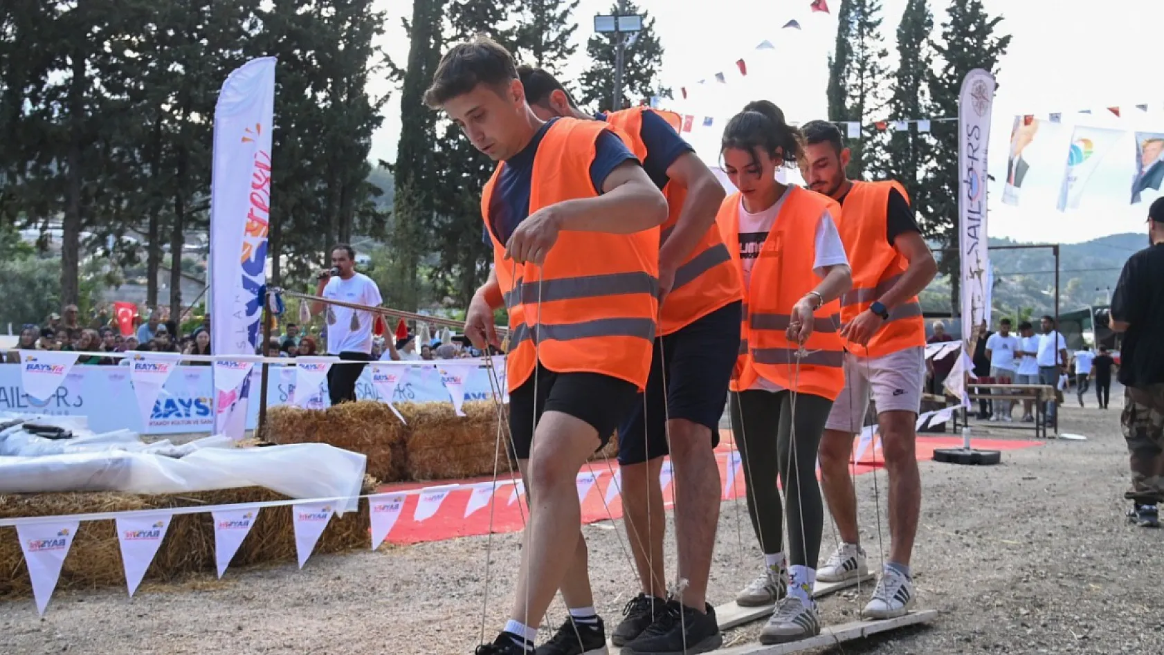 Köy Survivor'da 5 yıldızlı tatil için kıyasıya yarıştılar