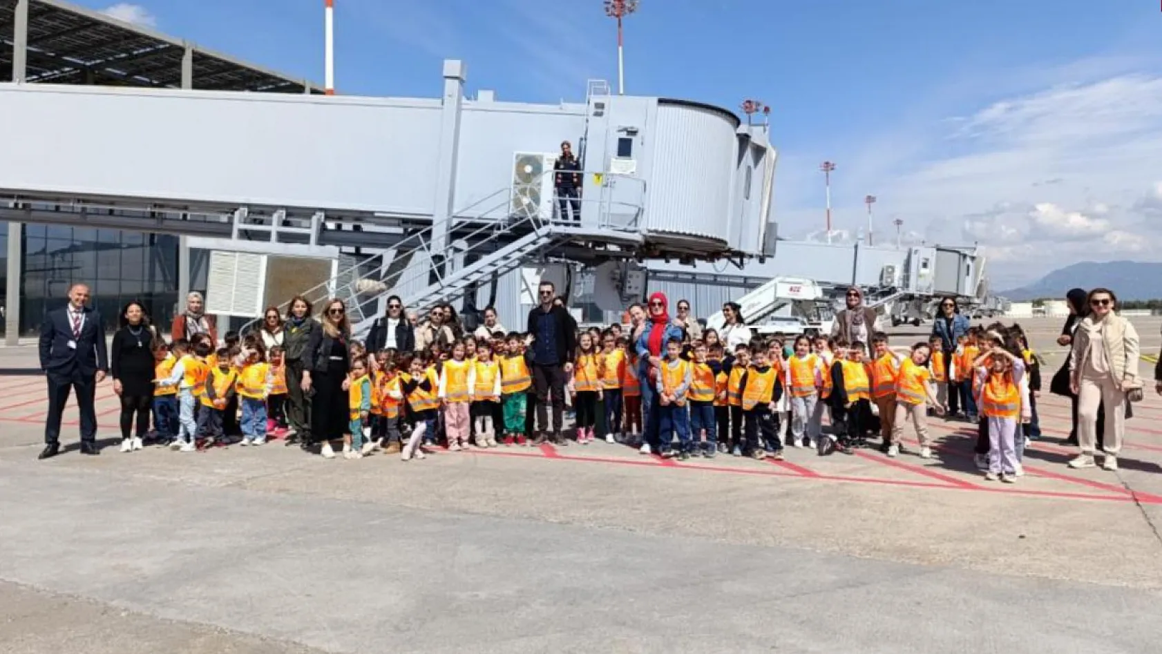 Köyceğiz Anaokulu öğrencileri Dalaman Havalimanı'nı gezdi
