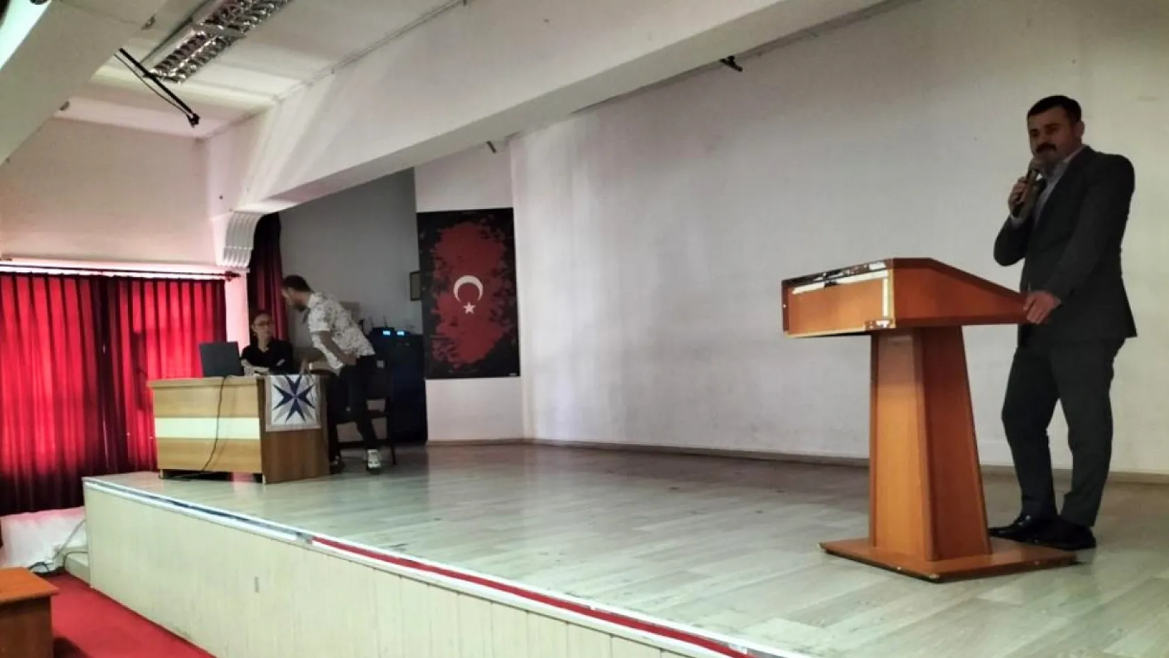 Köyceğiz'de 'Bağımlılıkla Mücadele' semineri gerçekleştirildi