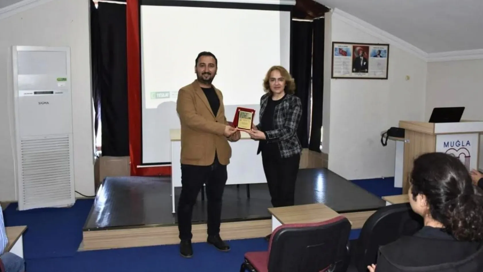 Köyceğiz'de 'Sağlıklı Gençlik' semineri