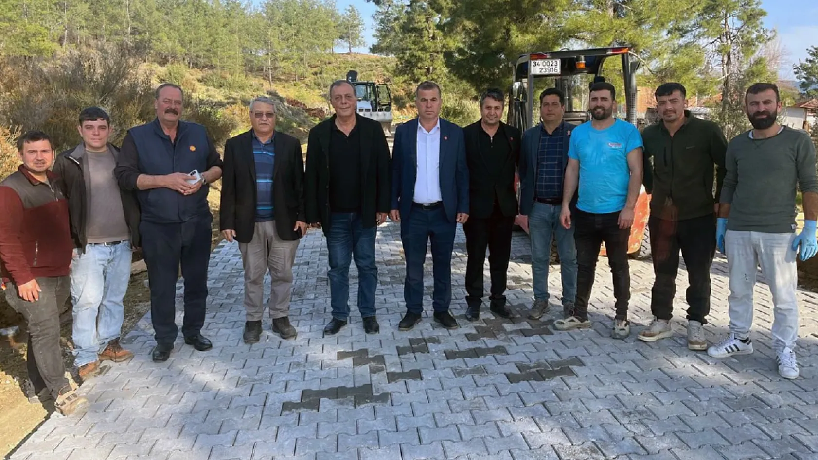 Köyceğiz'in üç mahallesinde parke çalışmaları başladı