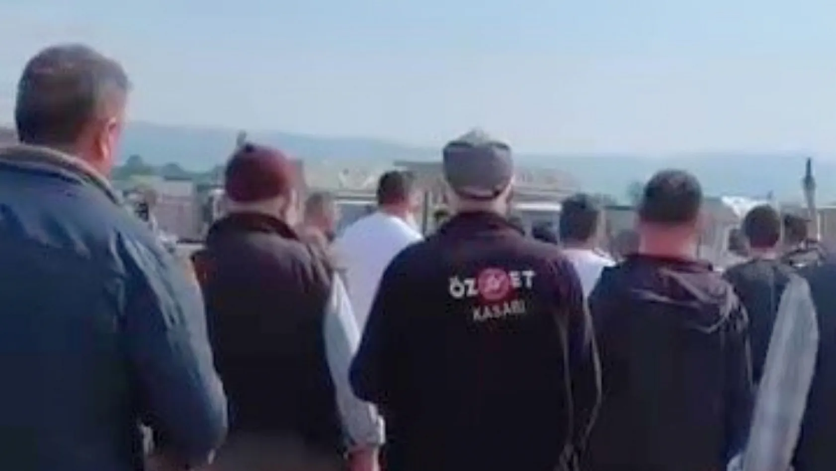 Kurban pazarında kavga: Jandarma havaya ateş açtı, kadın astsubay araya girdi