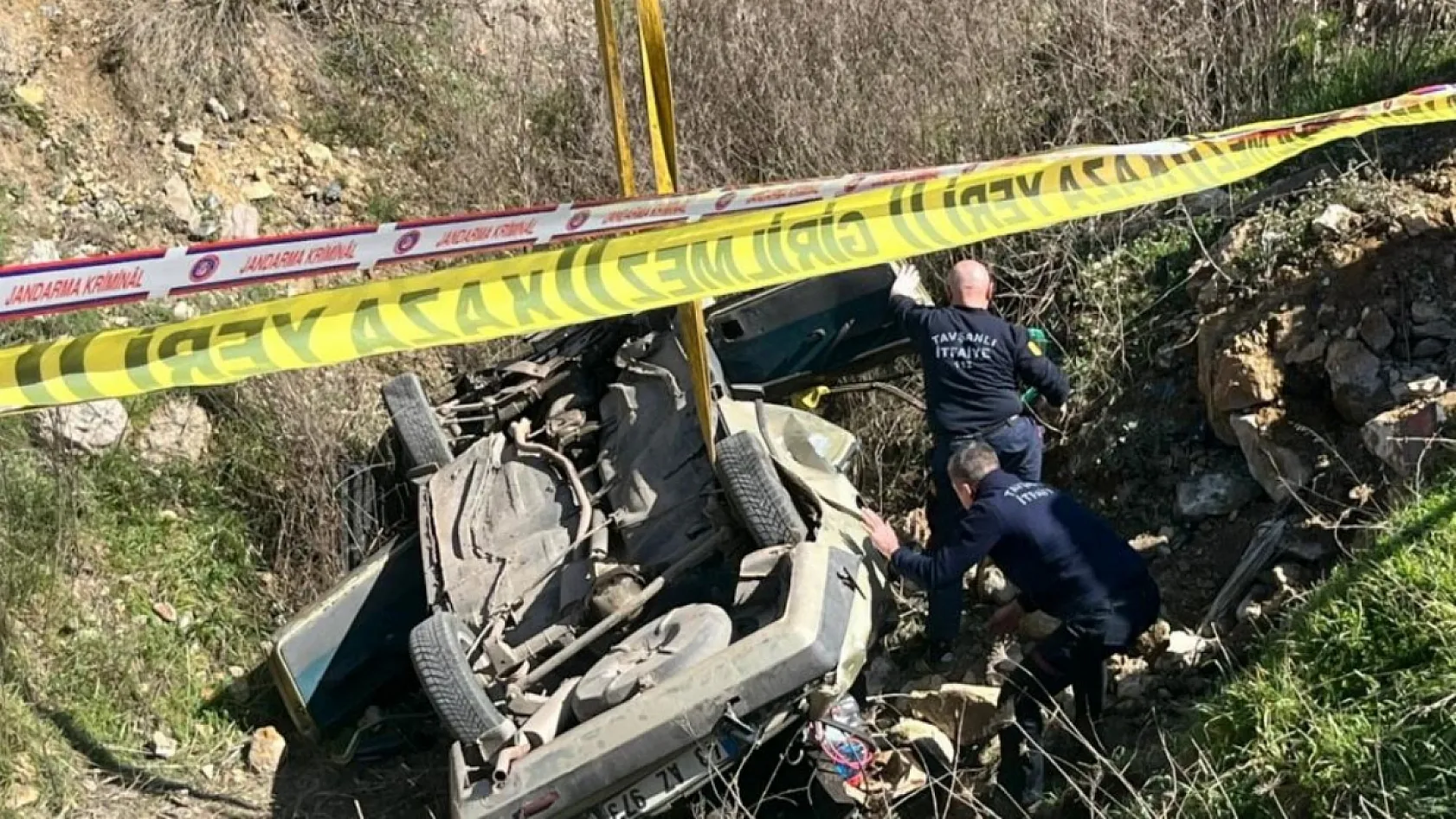 Kütahya'da feci kaza: 2 ölü, 1 yaralı