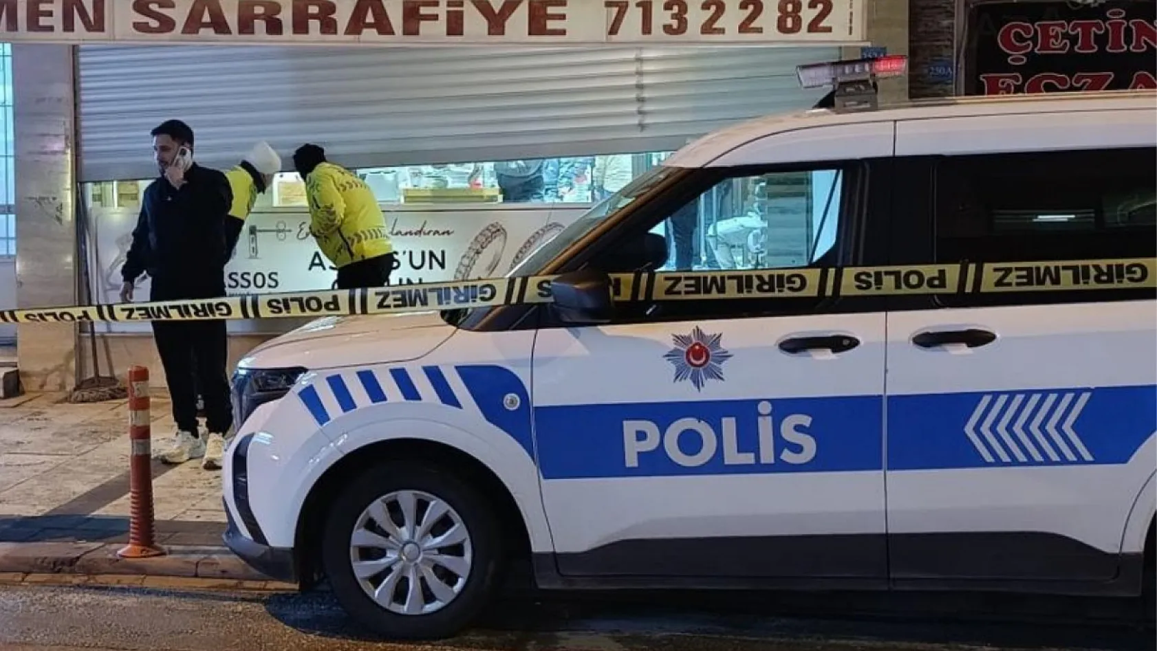 Kuyumcu 100 kilogram emanet altınla yurt dışına kaçtı