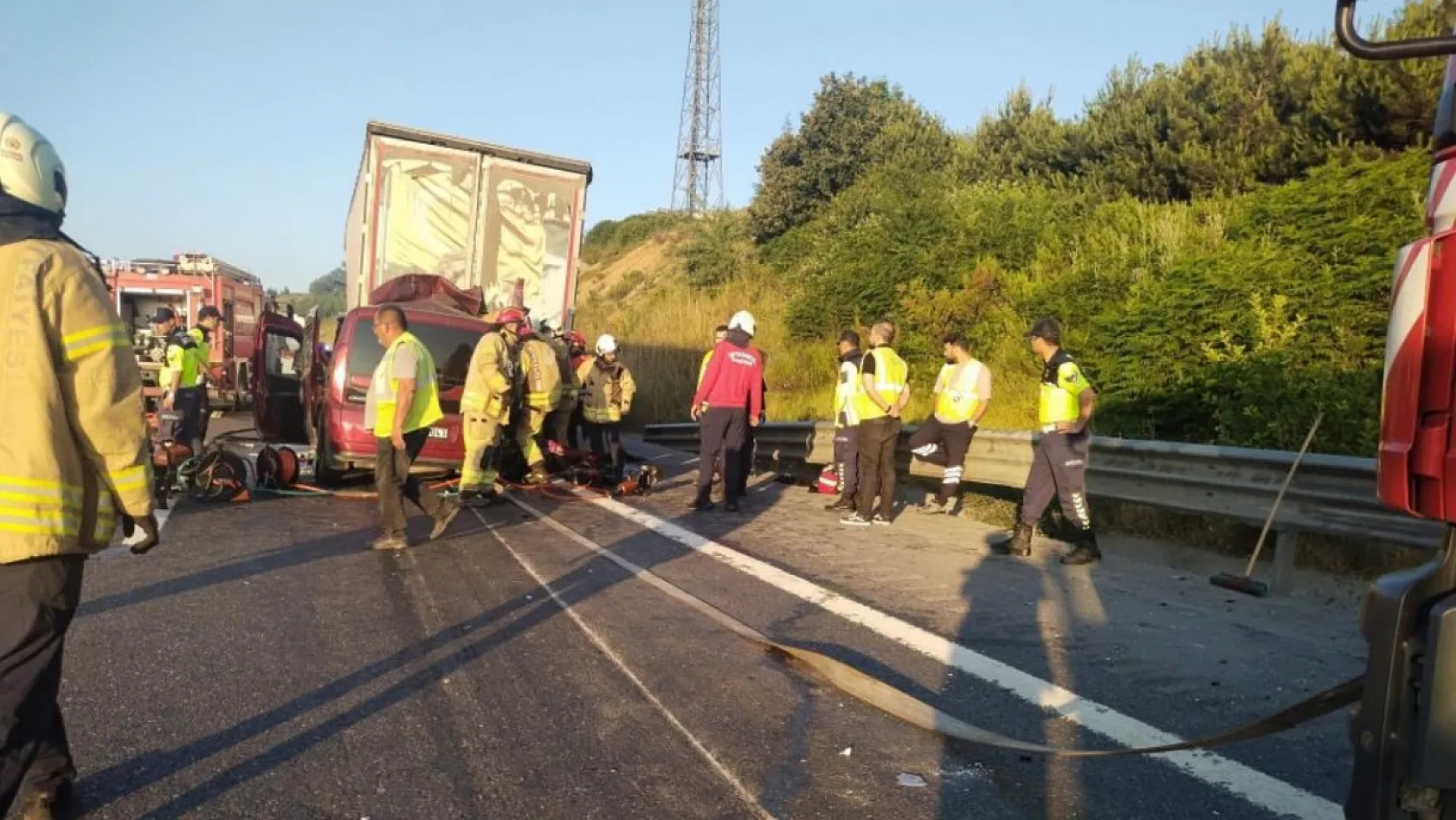 Kuzey Marmara Otoyolu'nda feci kaza: 1'i bebek 3 kişi hayatını kaybetti
