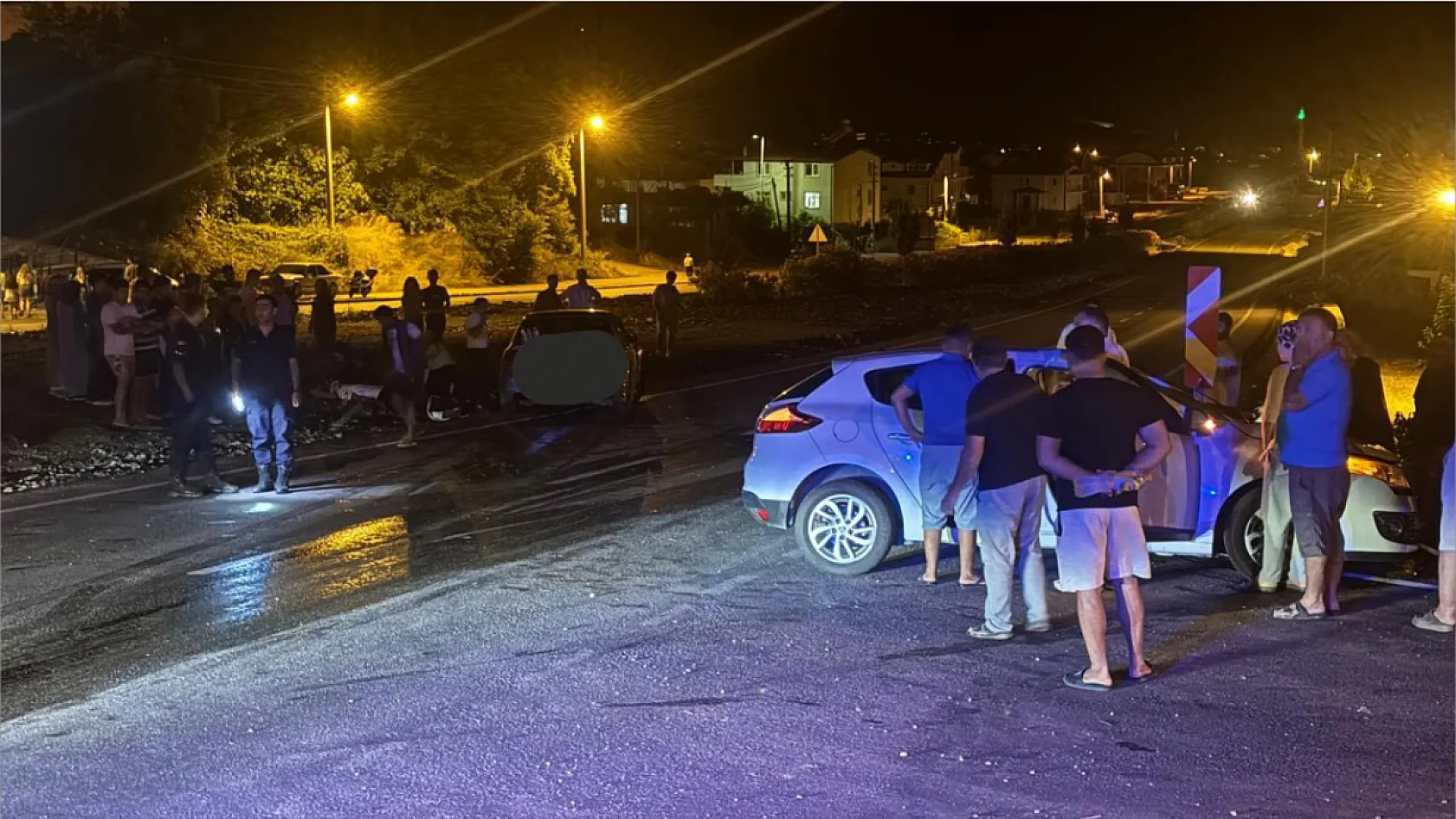 Seydikemer Devlet Hastanesi Kavşağında Trafik Kazası: Yaralılar Hastaneye Kaldırıldı