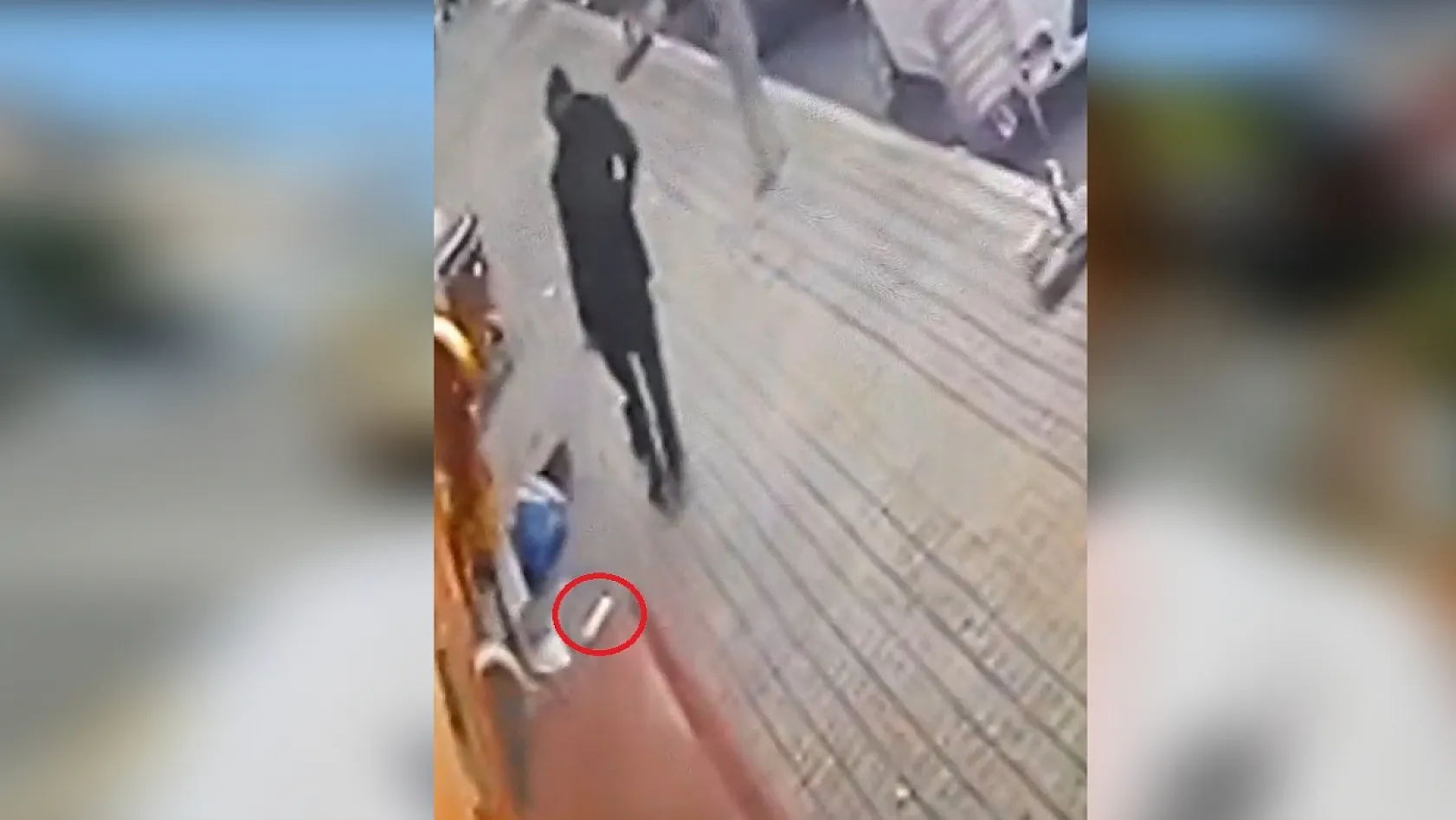 Çiğ köfte aldıktan sonra cüzdanını düşürdü, güvenlik kamerasını izleyince şoke oldu