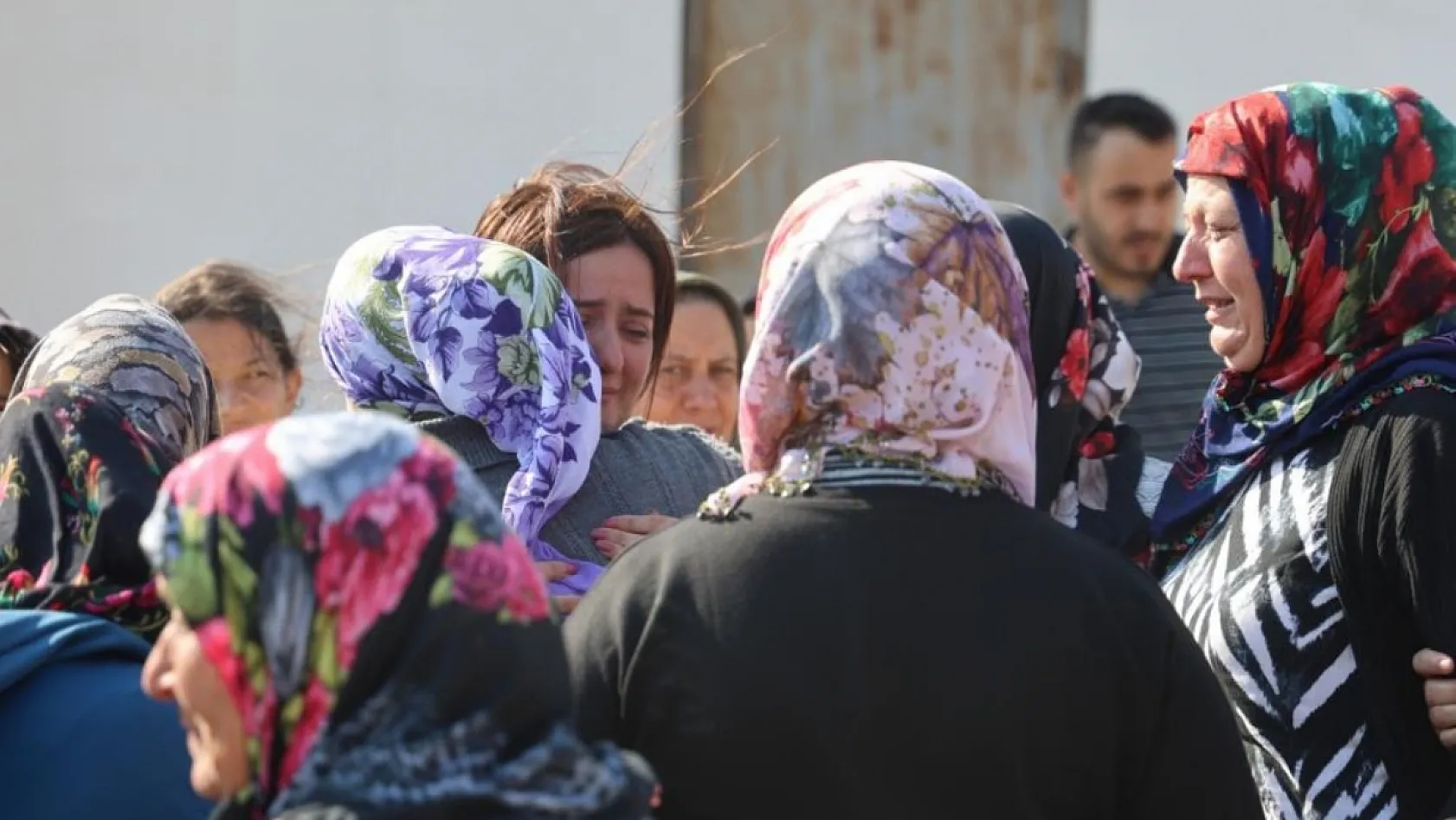 Madde bağımlısı cani baba, boğarak öldürdüğü 3 yaşındaki Poyraz'ı parçalara ayırdı