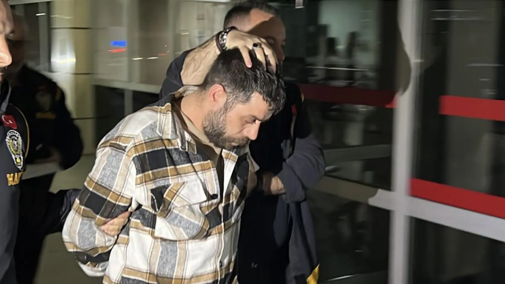 Manisa'da 5 yarım altın için yaşlı kadını öldürdü