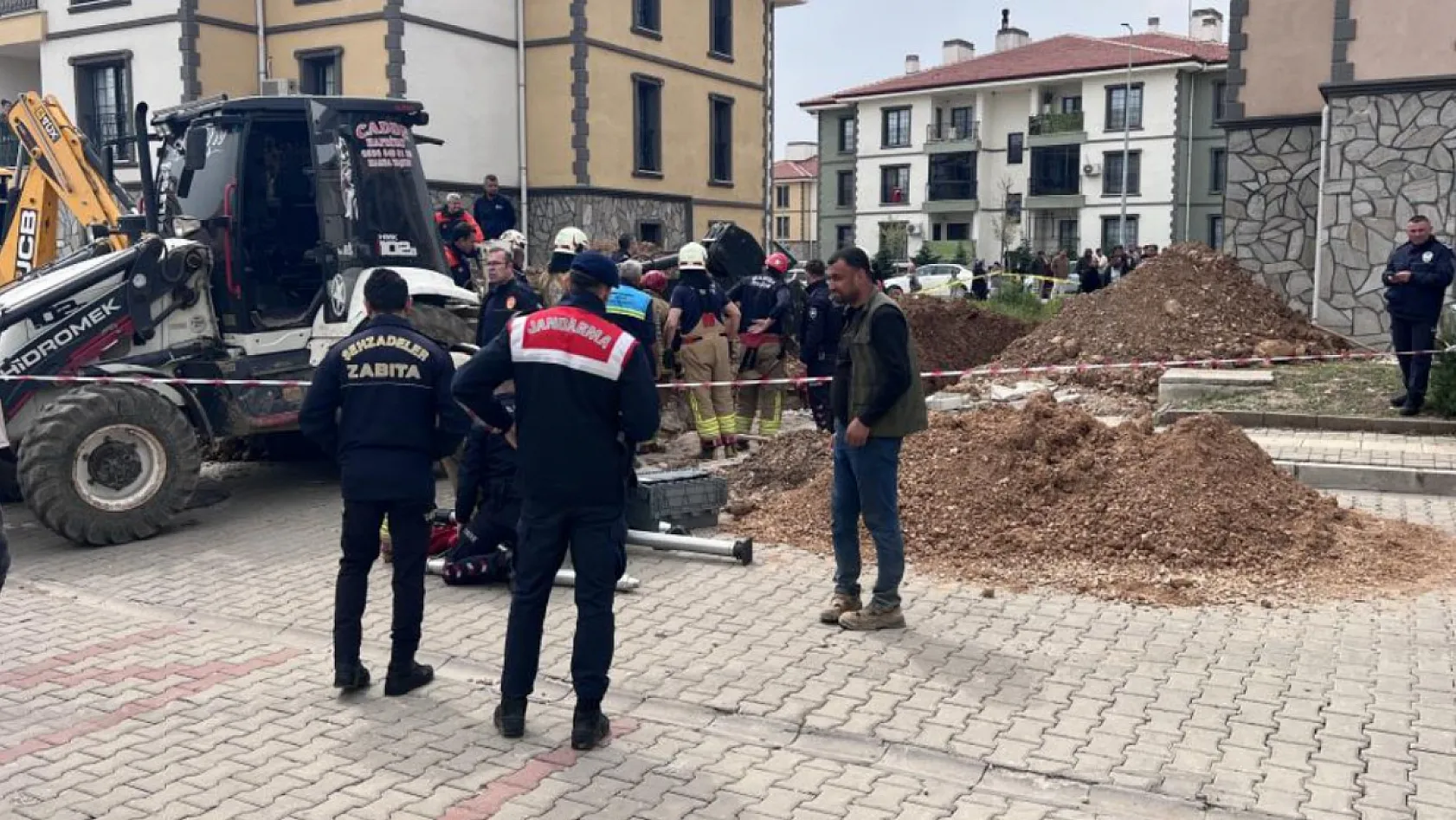 Manisa'da Altyapı Çalışmasında Göçük: Bir İşçi Toprak Altında Kaldı