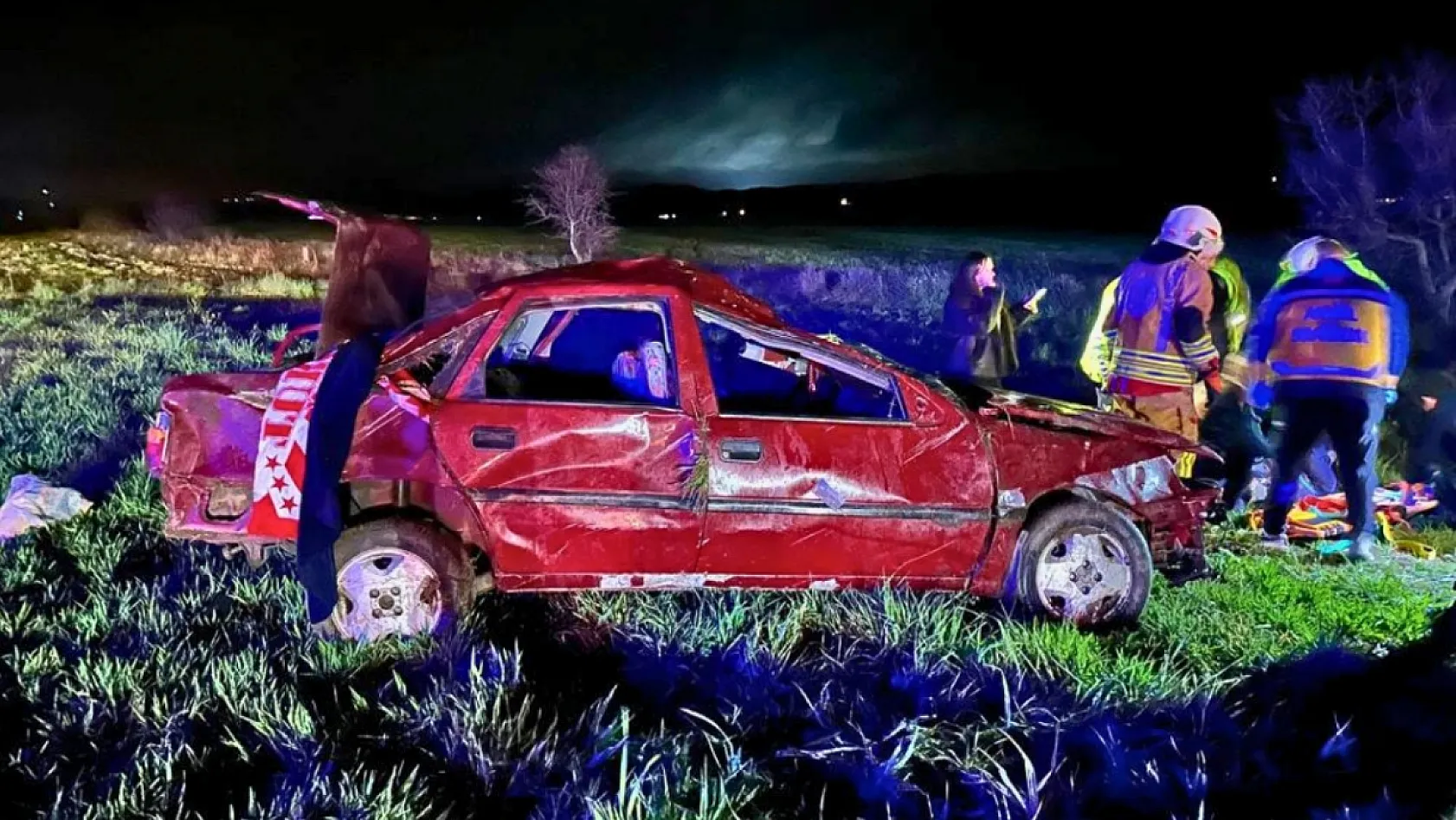 Manisa'da feci kaza: 1 ölü, 1'i ağır 3 yaralı
