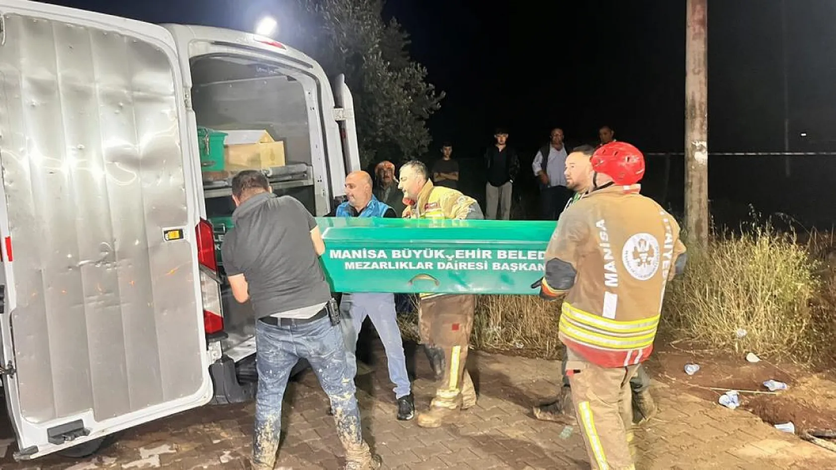 Manisa'da zincirleme kaza: 2 ölü, 4 yaralı