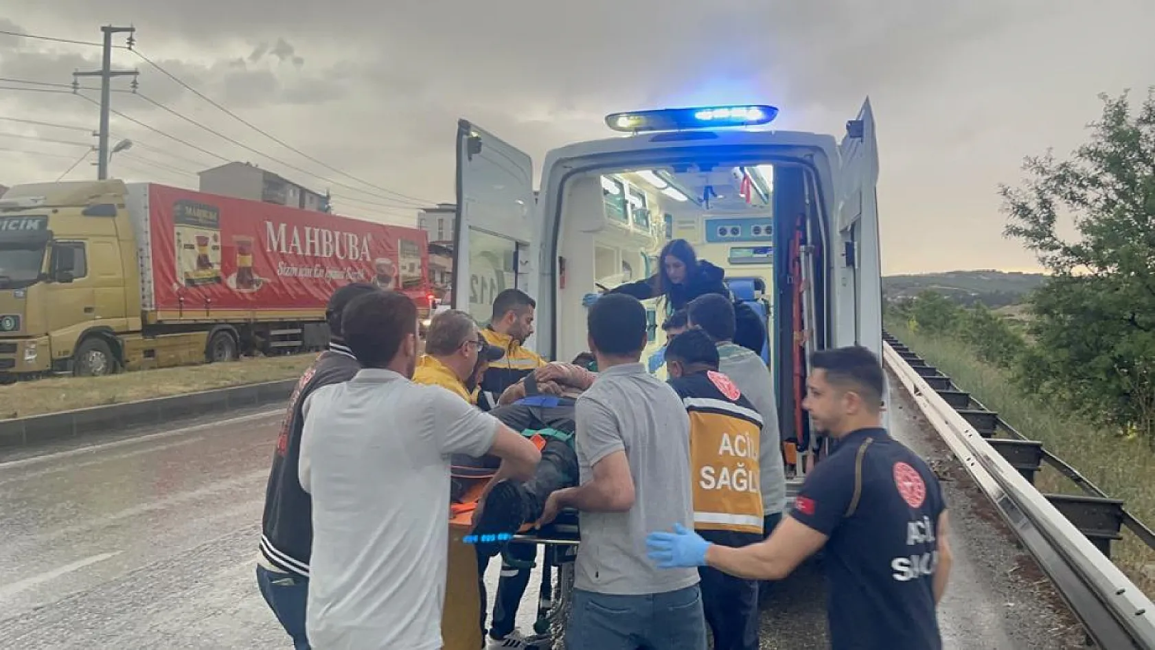 Manisa'da zincirleme kaza: 2 ölü, 4 yaralı