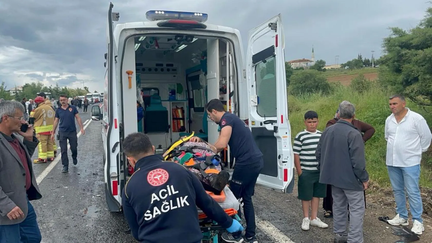 Manisa'da zincirleme trafik kazası: 8 yaralı, 1 gözaltı