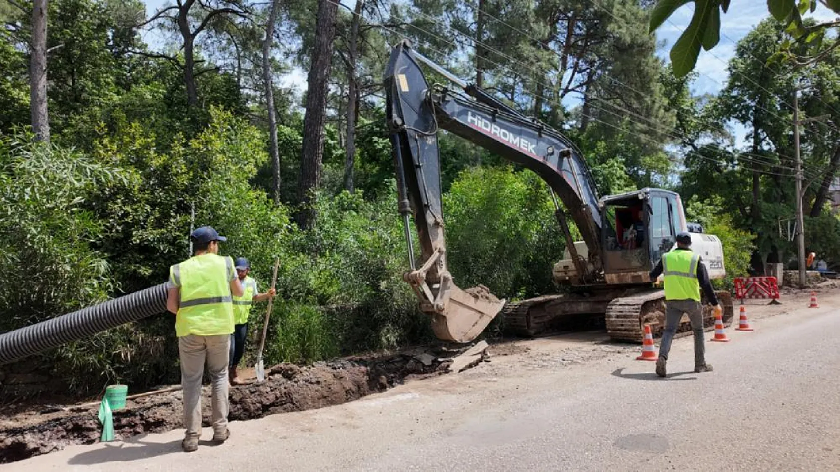 Marmaris Adaköy kanalizasyona kavuşuyor