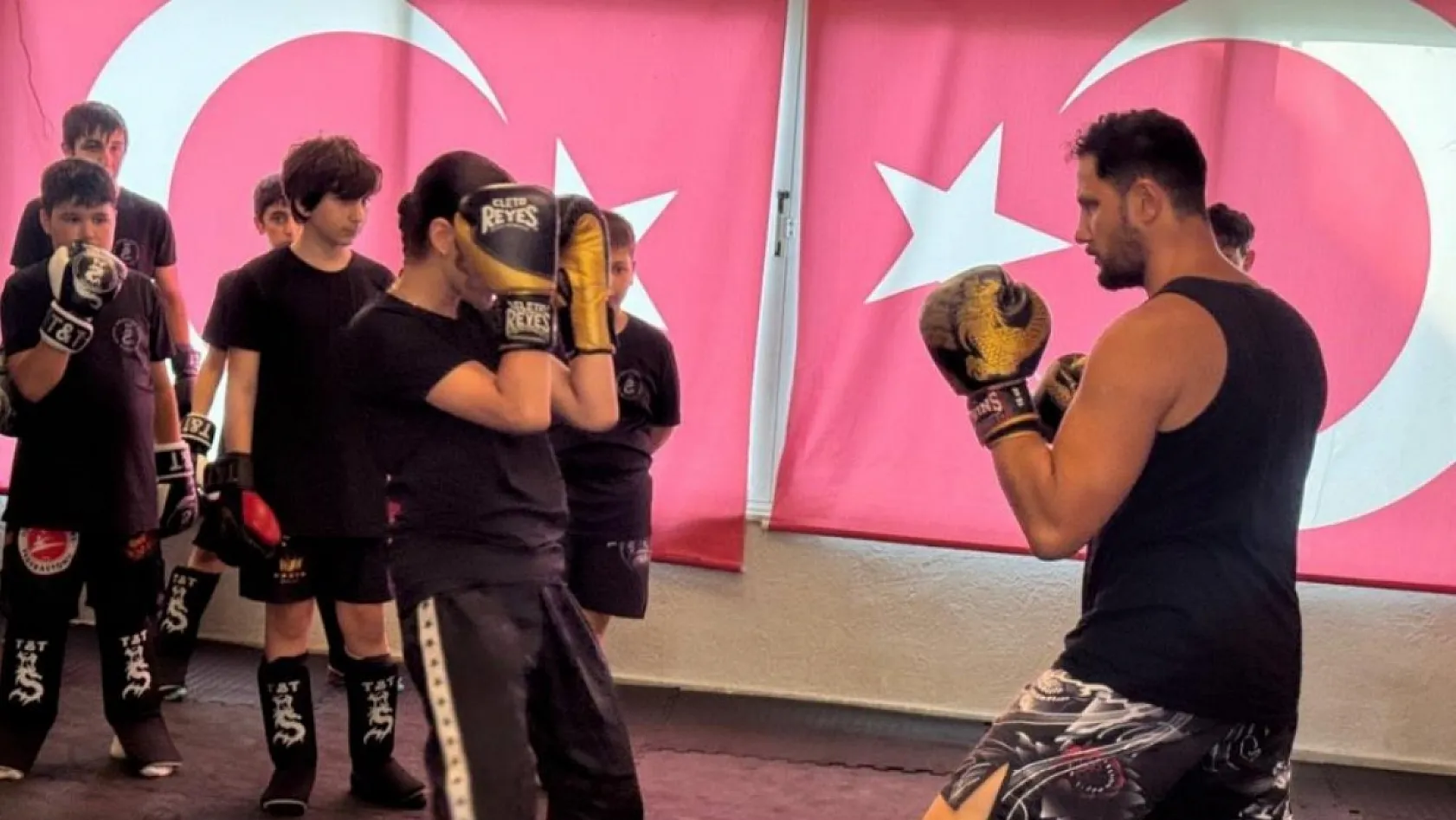 Marmaris'in şampiyon sporcuları destek bekliyor